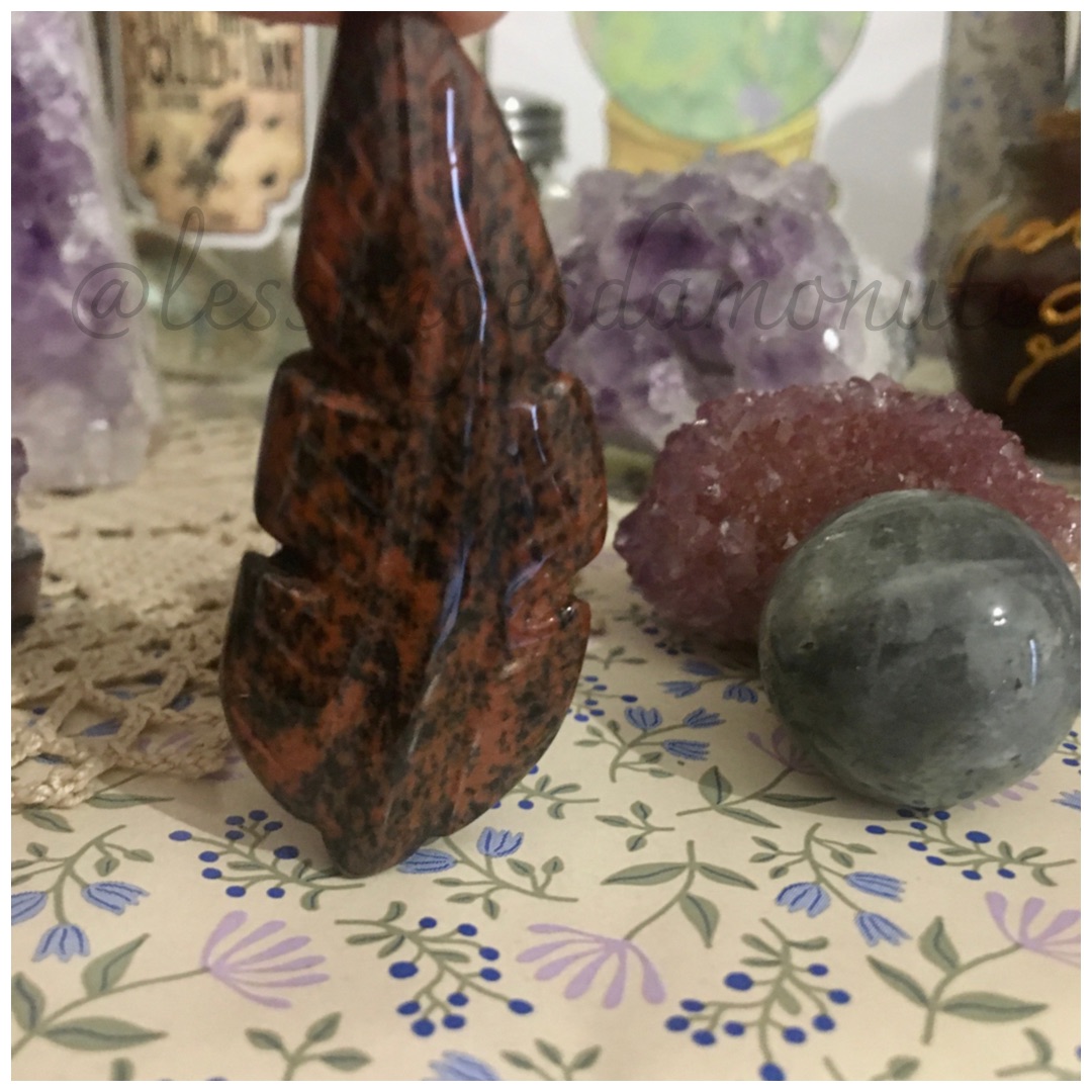 Plume : obsidienne acajou