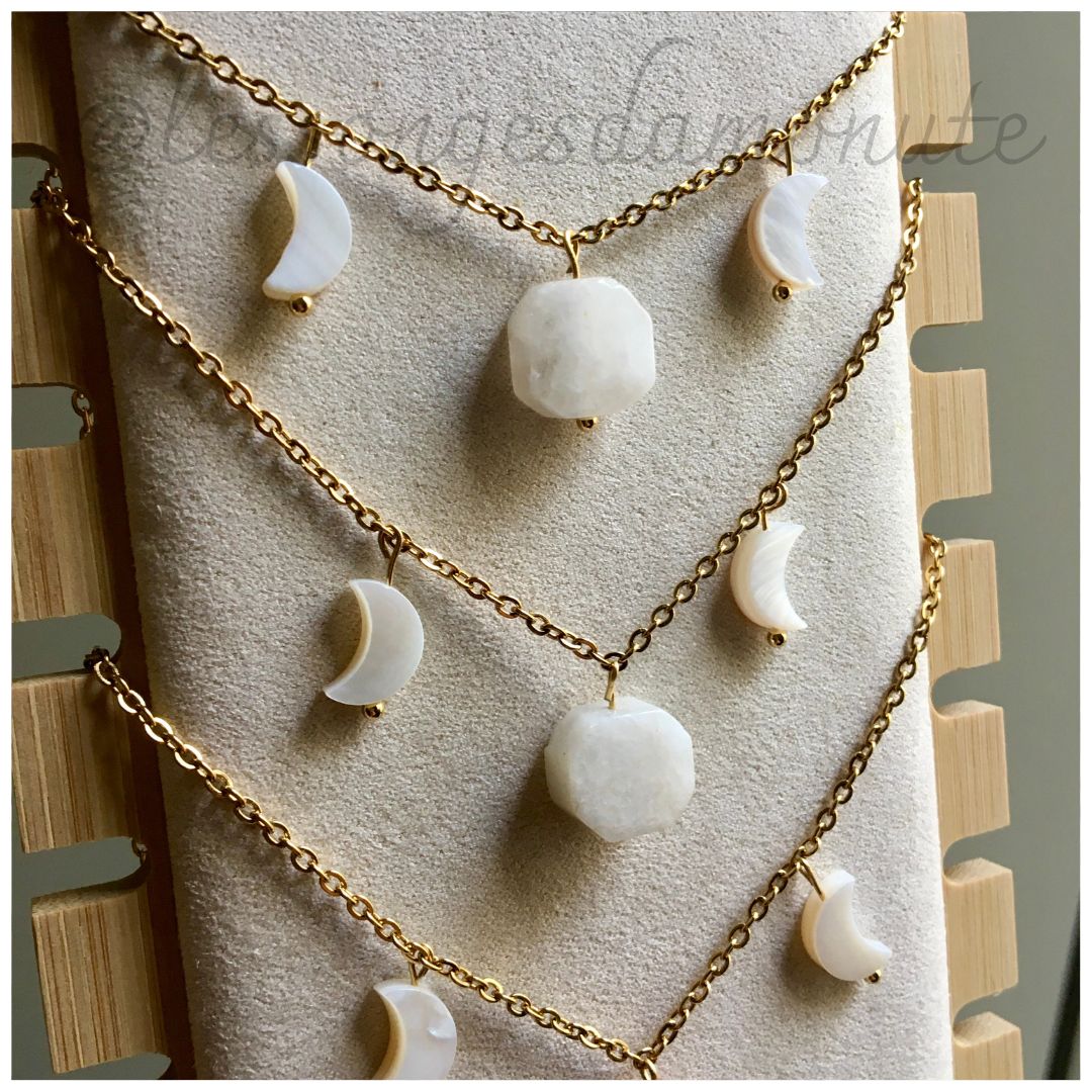 Collier Lunaison : pierre de lune et coquillages nacrés