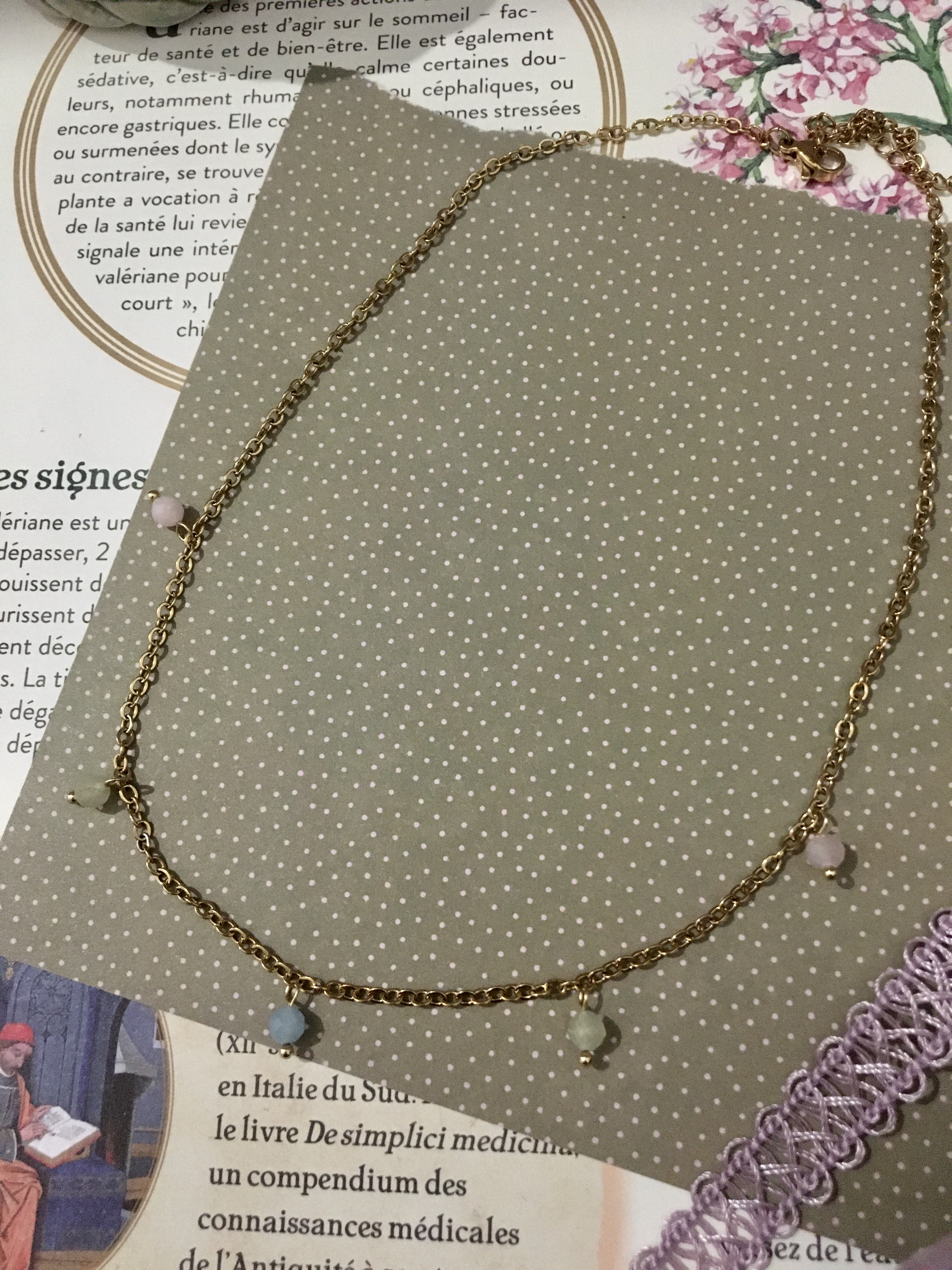 Collier flocons : morganite