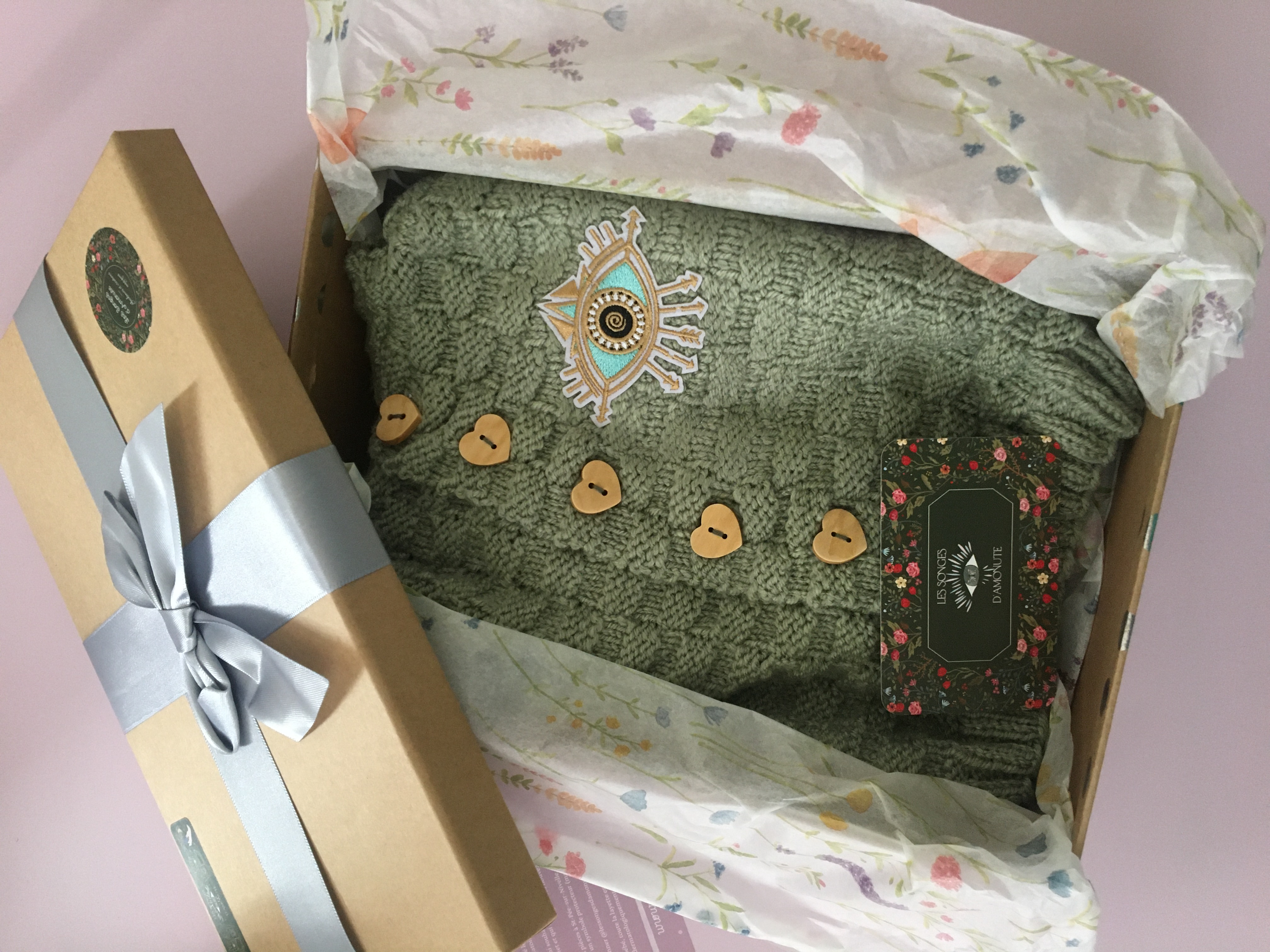 BOX FÉÉRIE : gilet à capuche “cœurs” 0-3 mois