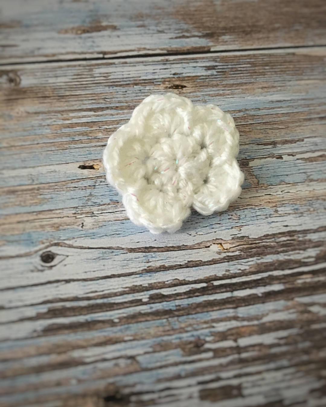Broche fleur : Meringue givrée