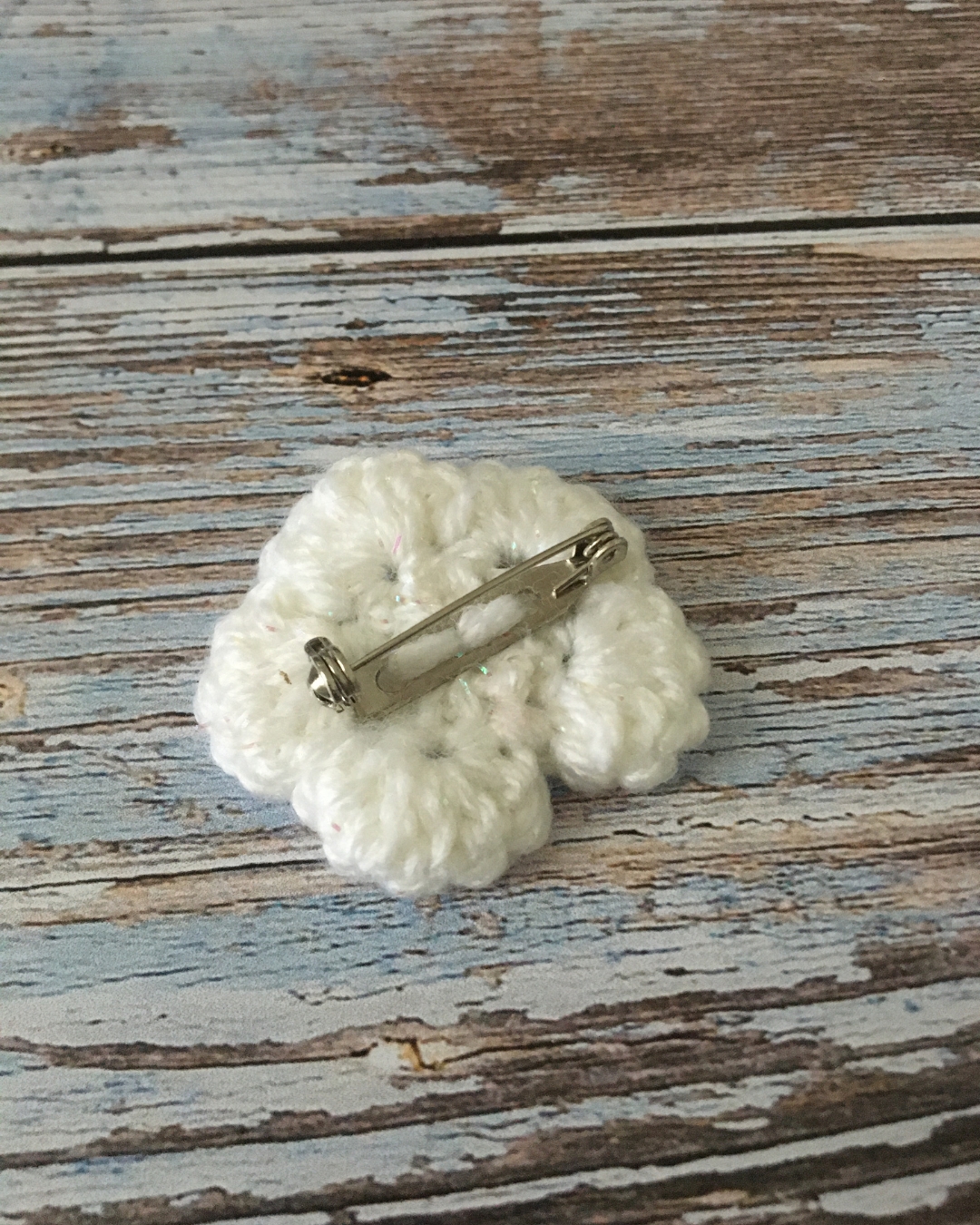 Broche fleur : Meringue givrée