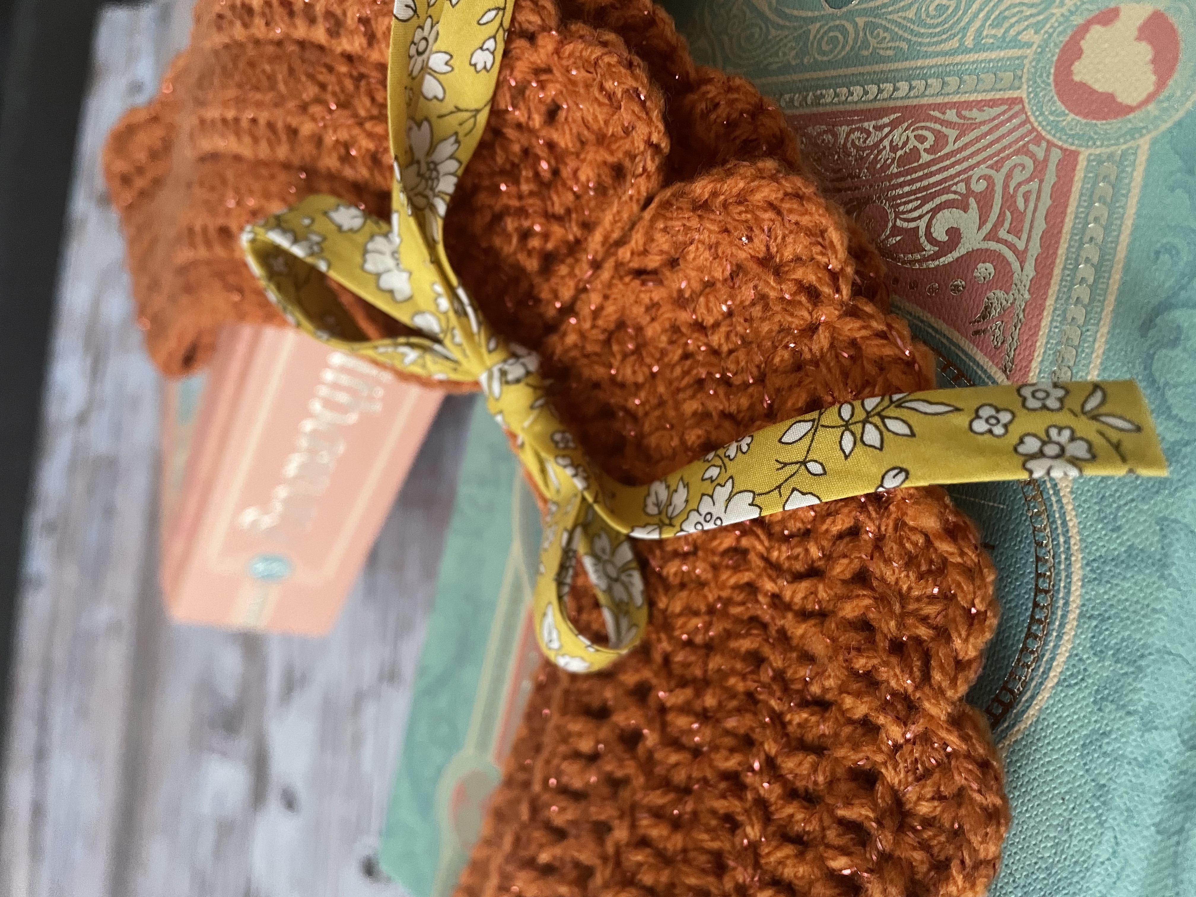 Col pailleté Phénix - ruban Safran