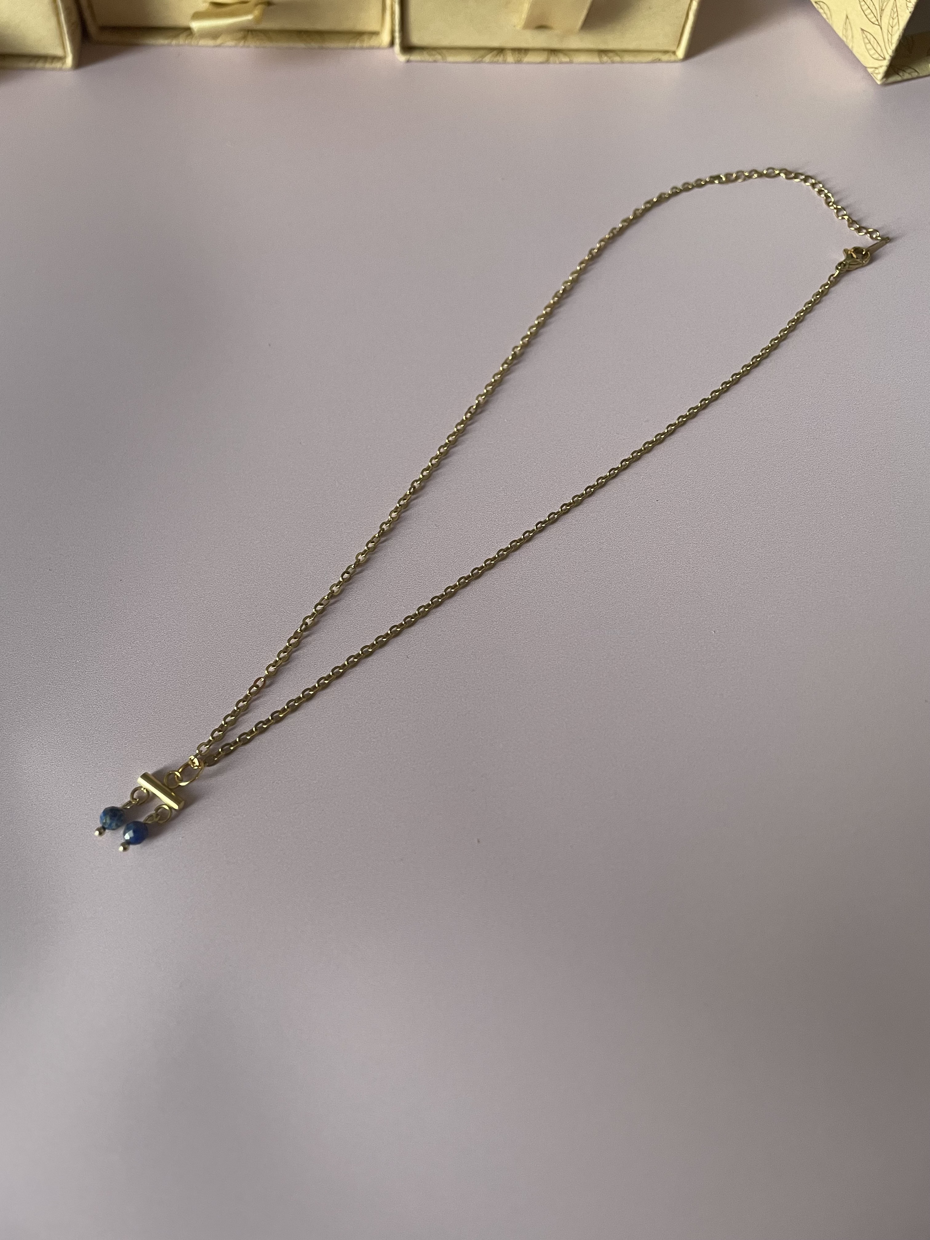 Collier étoiles givrées : lapis-lazuli