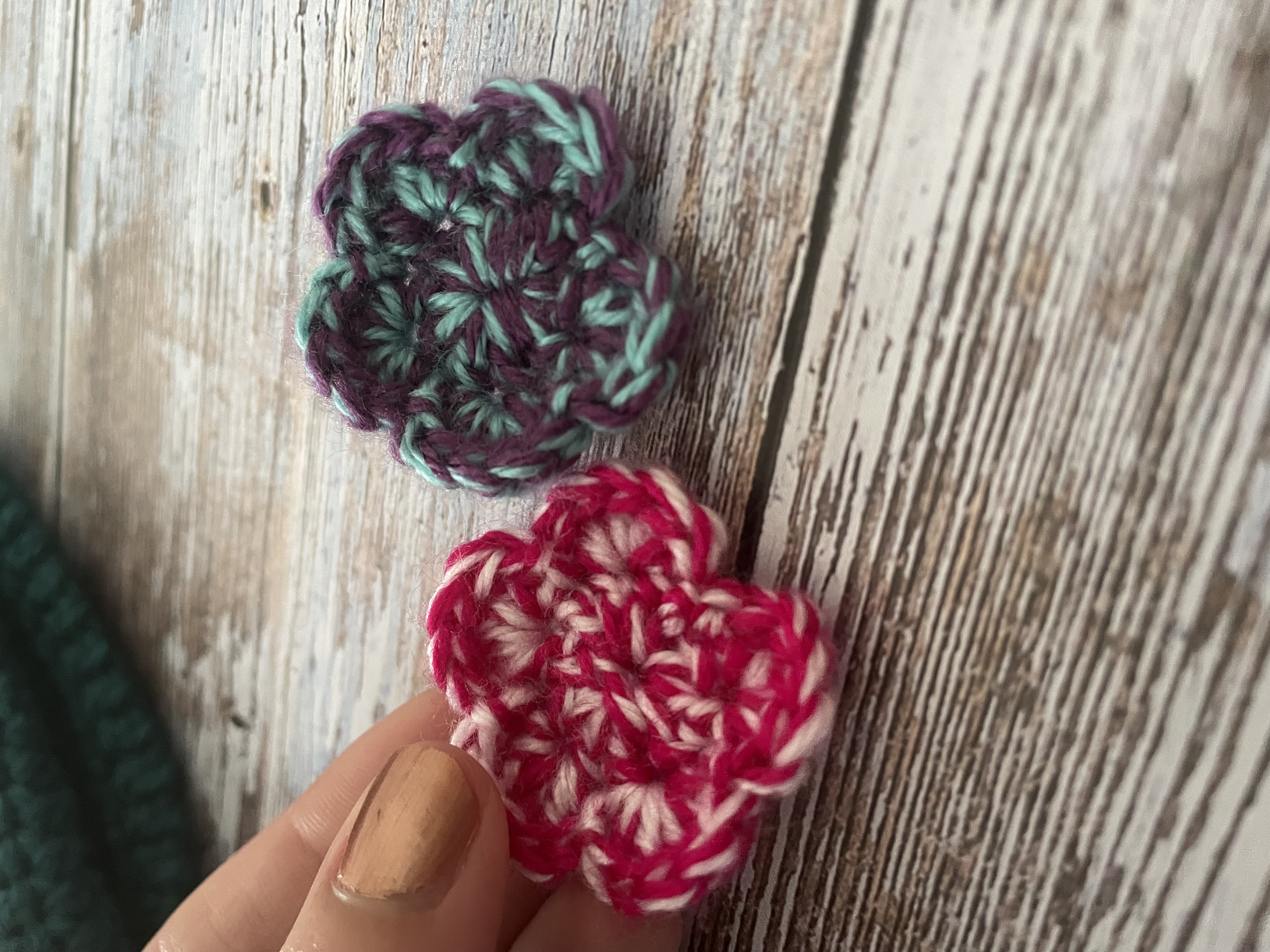 Broches fleurs : bonbons