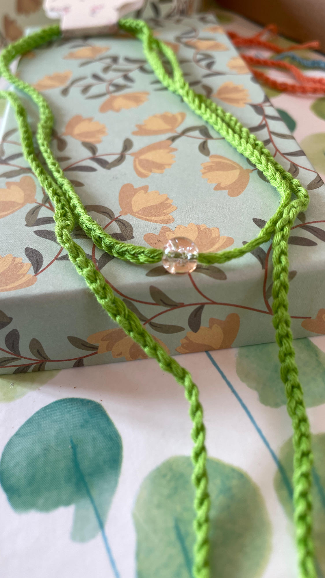 Collier choker Pistache