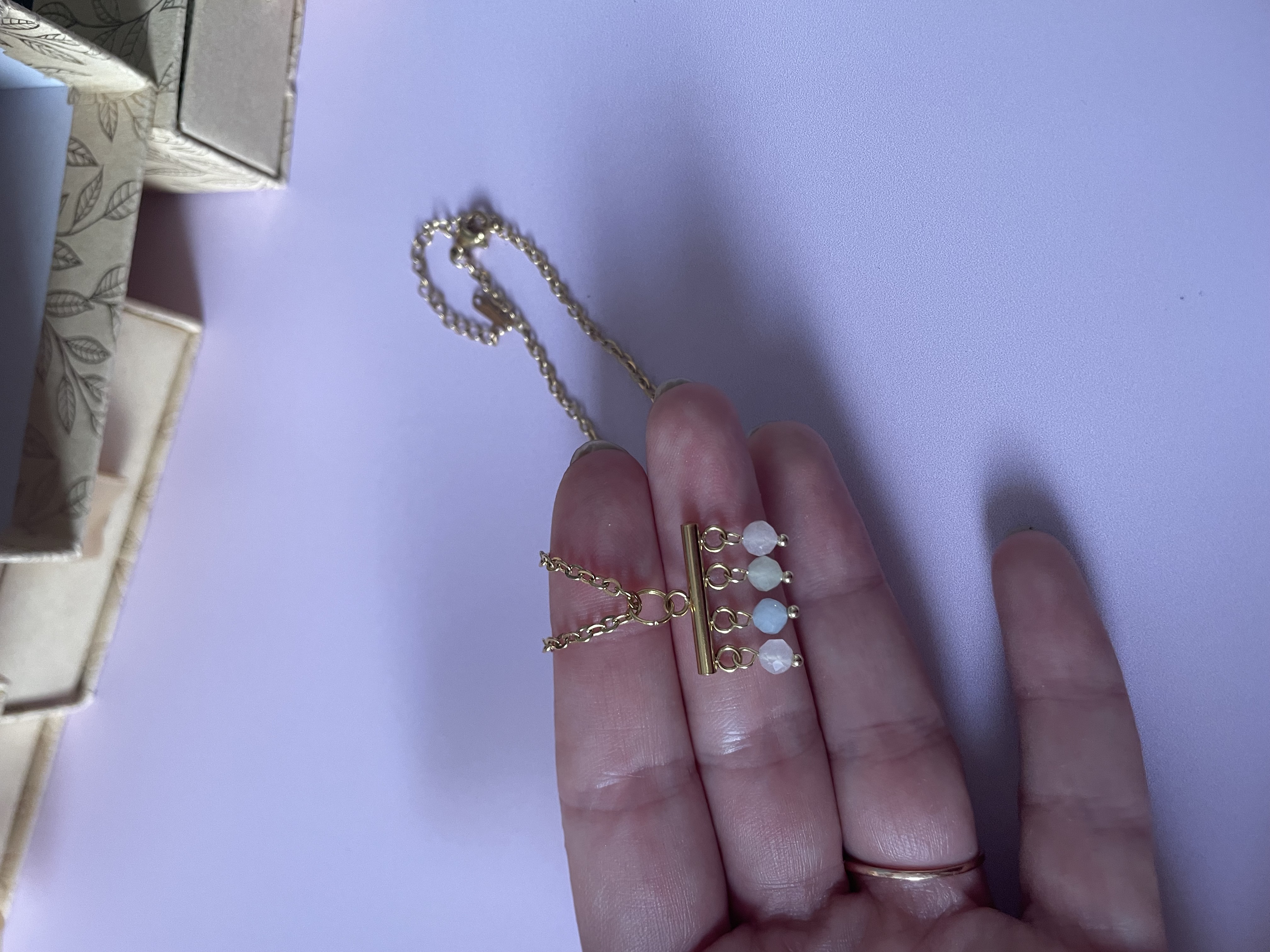 Collier étoiles givrées : morganite