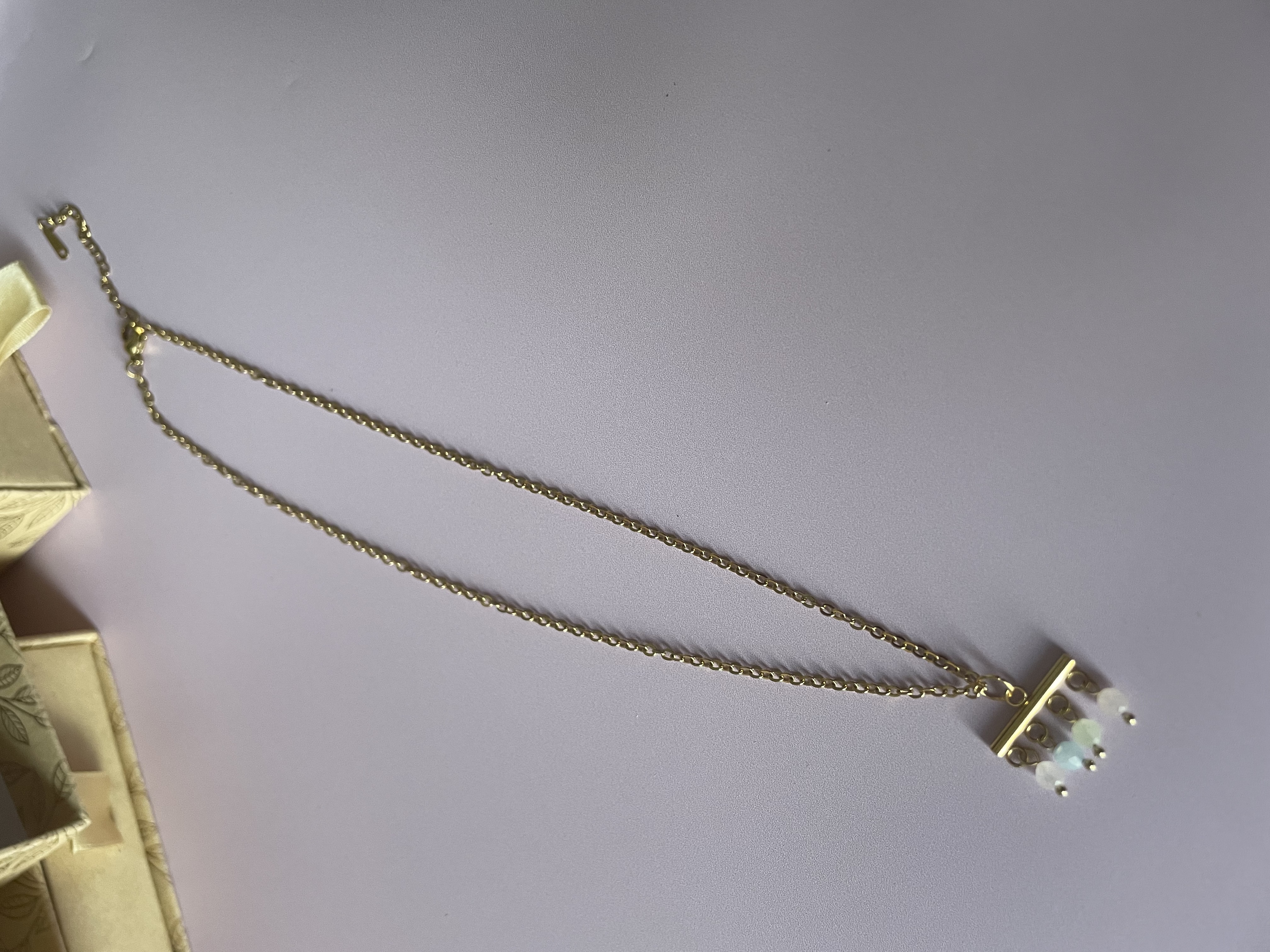 Collier étoiles givrées : morganite