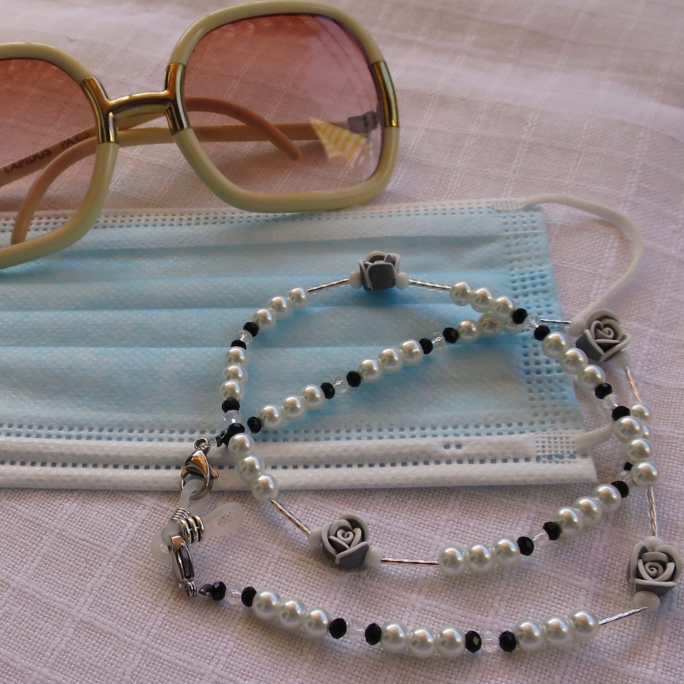Masken-/Brillenkette weiss