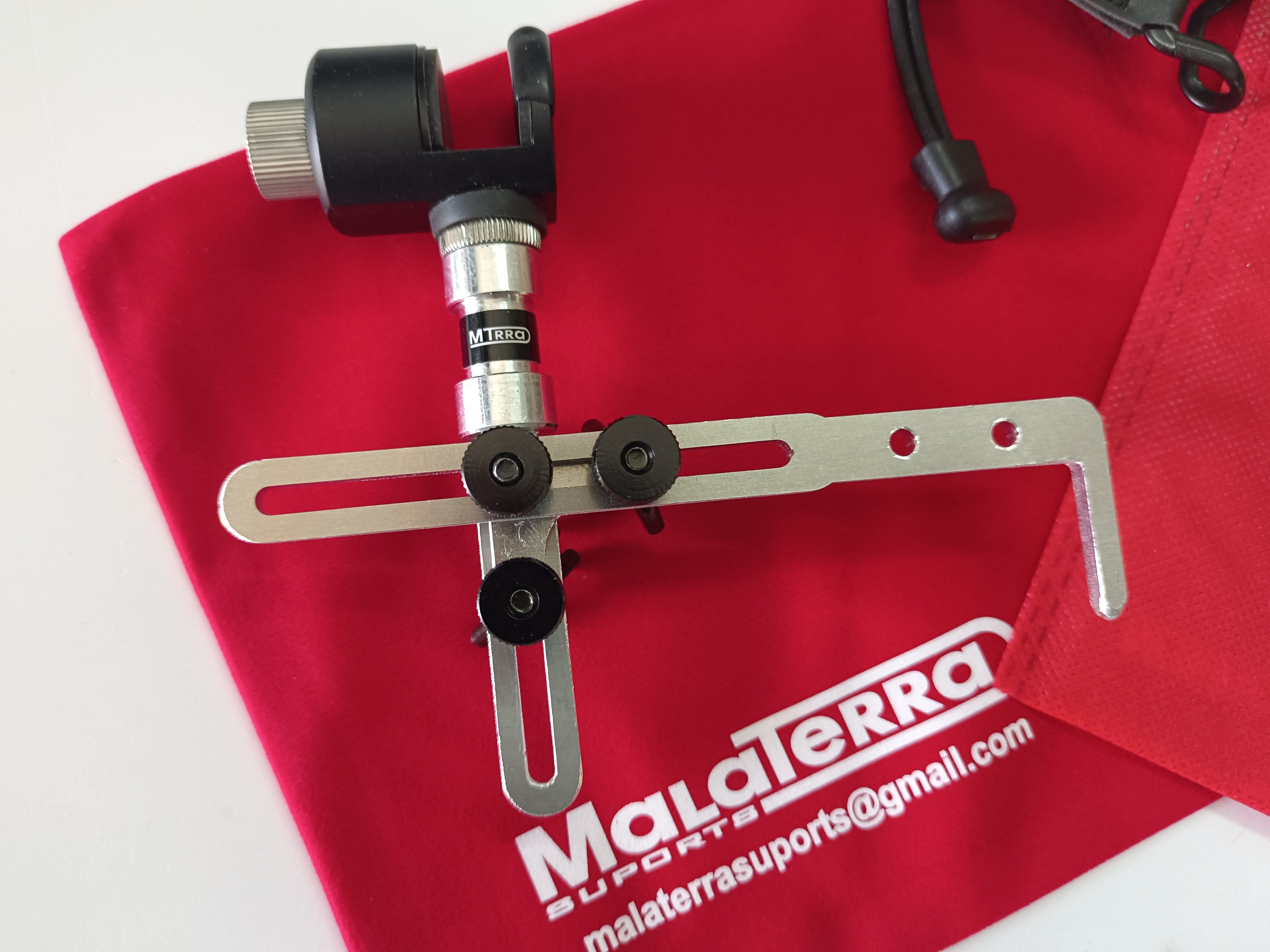 ATRIL DE SAXO REGULABLE MIXTO