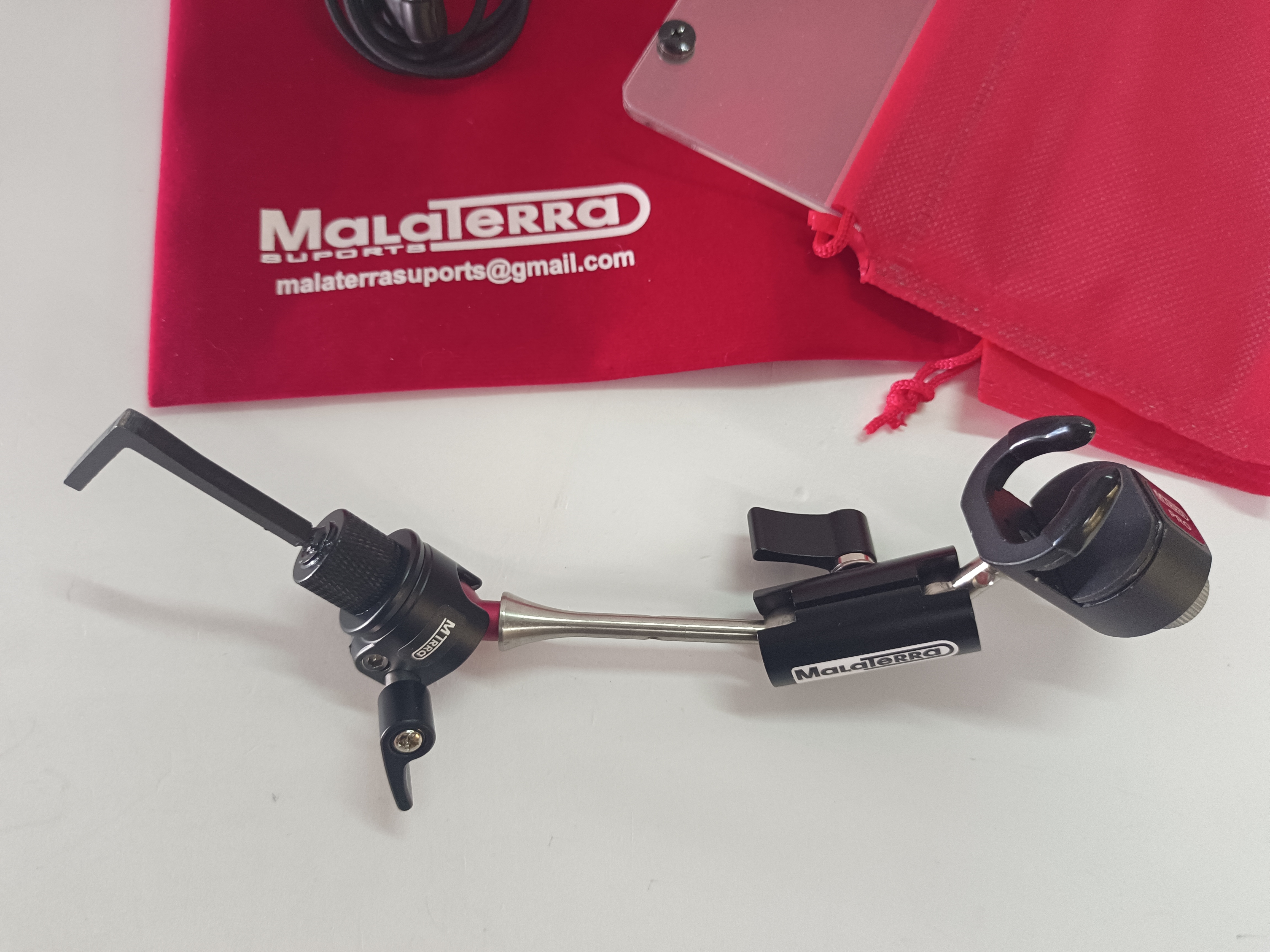 ATRIL DE SAXO UNIVERSAL ARTICULADO MIXTO