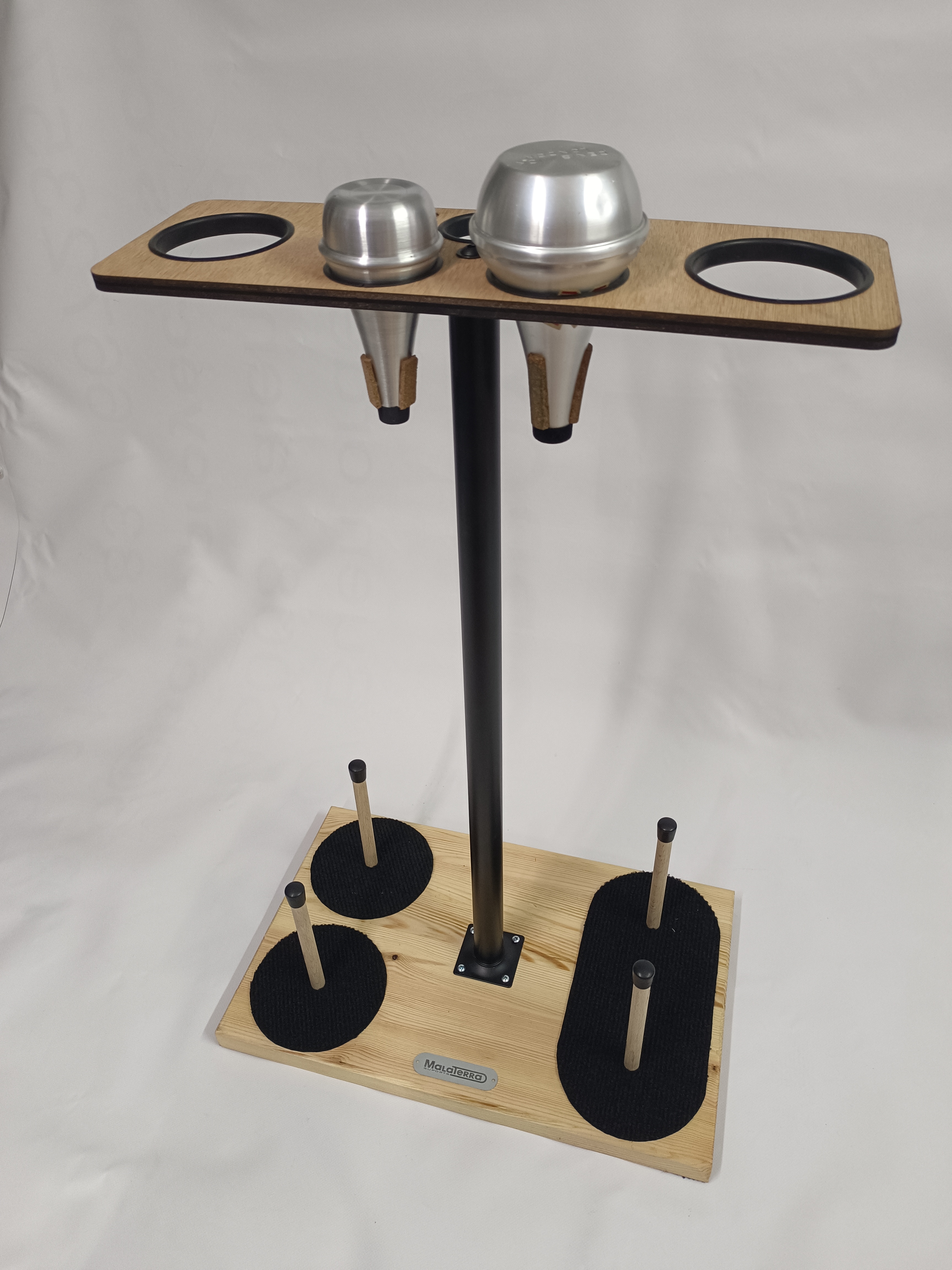 BASE PARA 4 TROMPETAS Y 5 SORDINAS EN MADERA