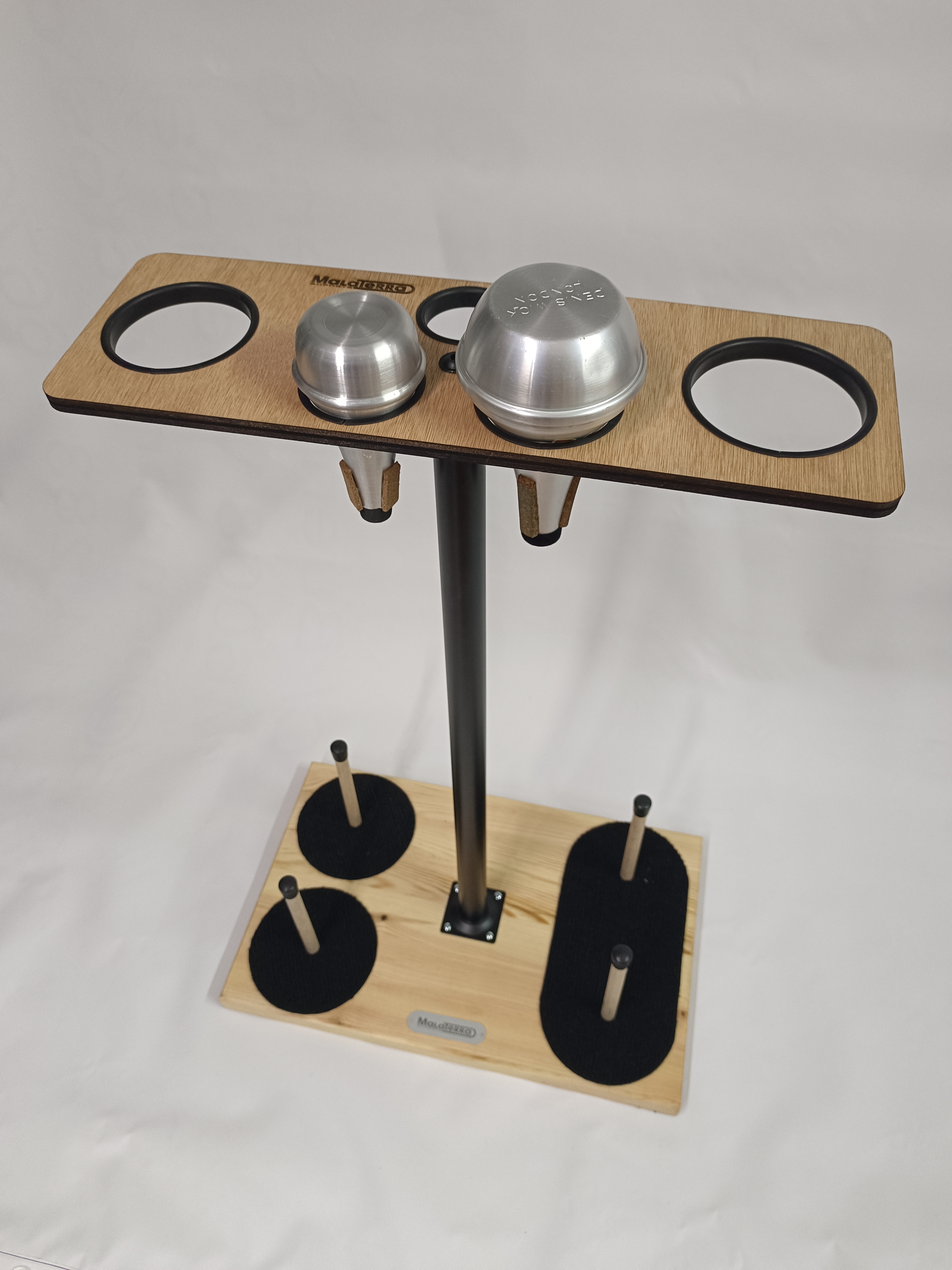 BASE PARA 4 TROMPETAS Y 5 SORDINAS EN MADERA