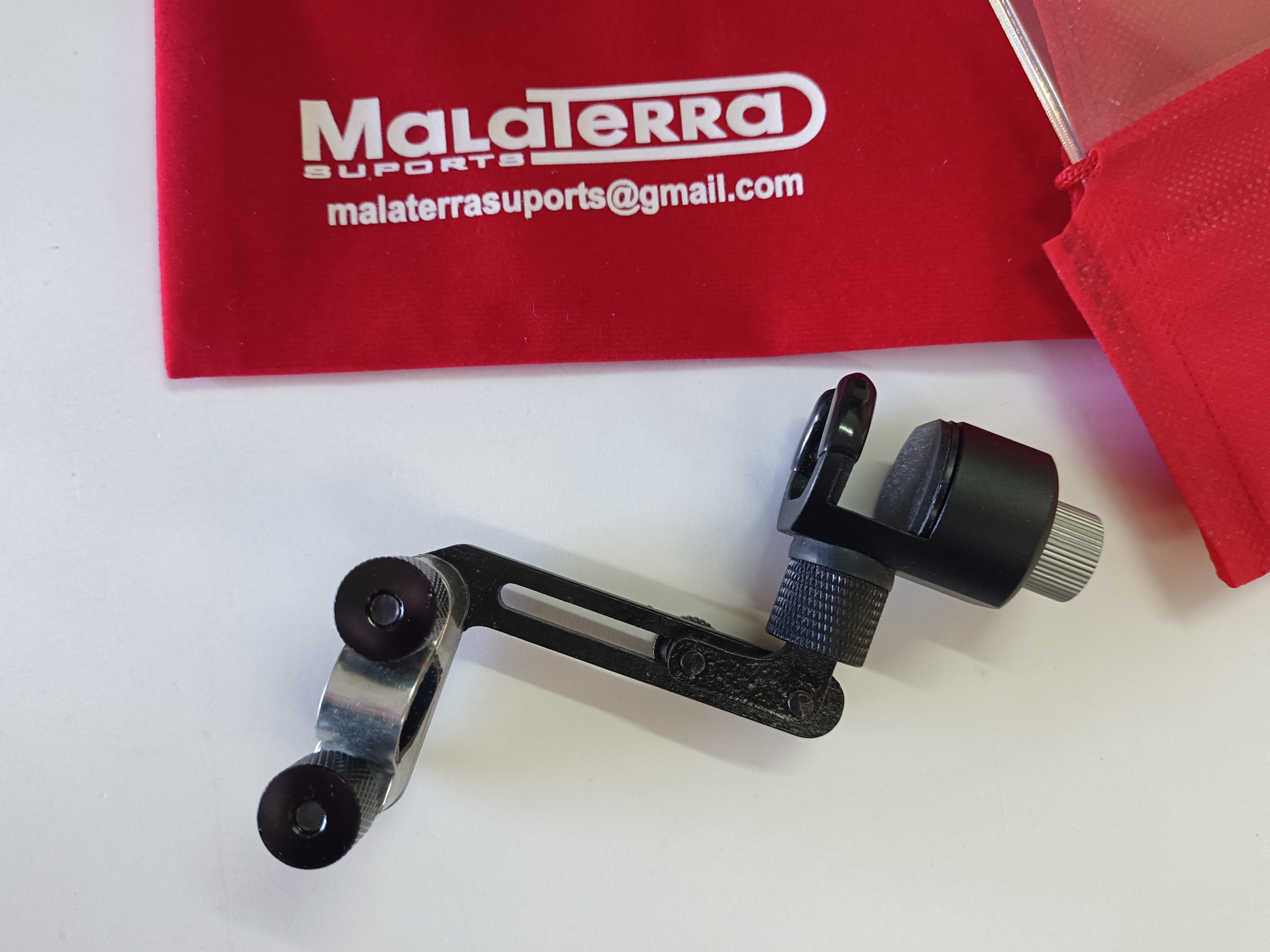 ATRIL DE TROMPETA "XTREM 6 REGULABLE" DE MONTAJE FRONTAL