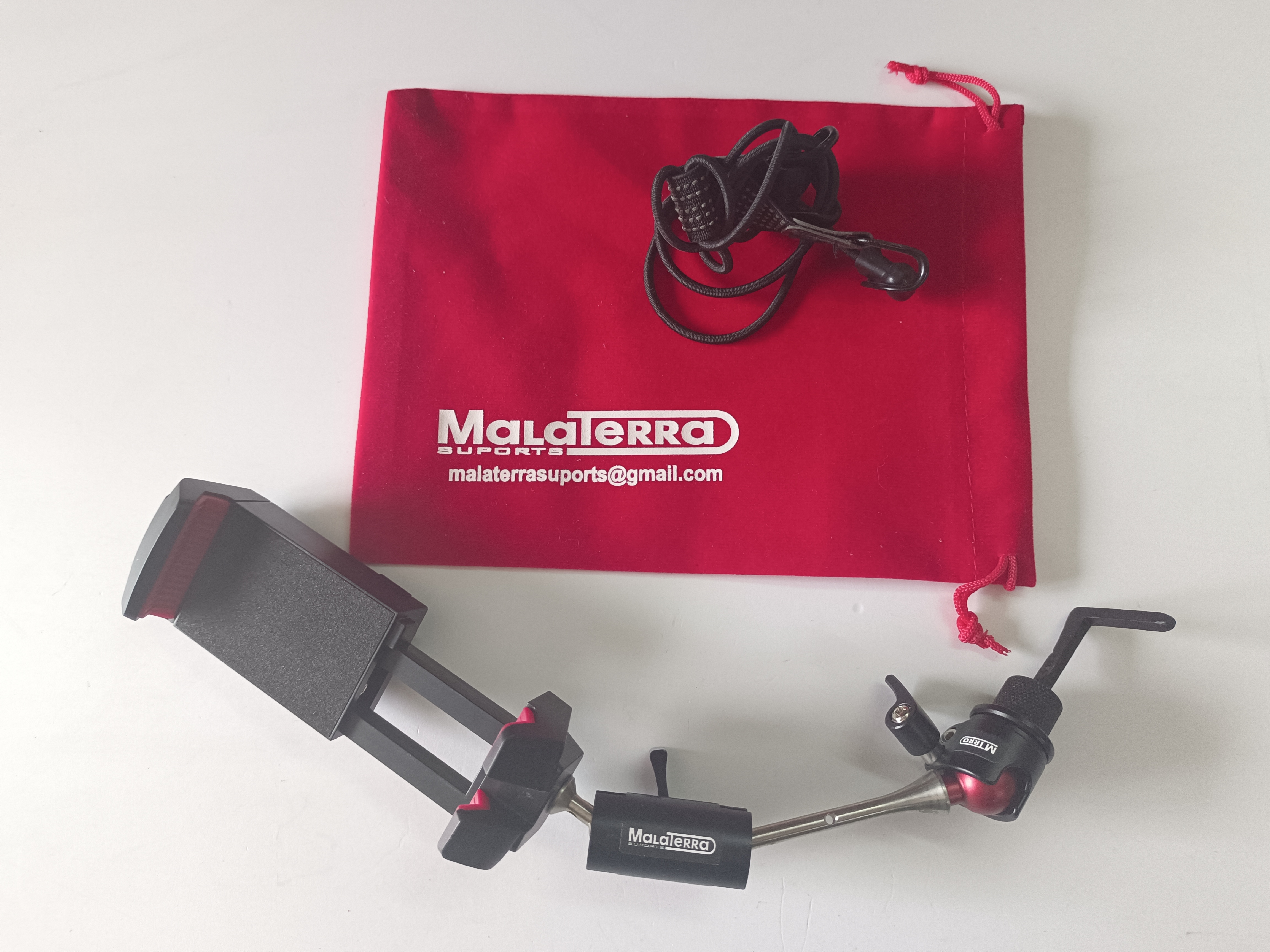 ATRIL ARTICULADO UNIVERSAL SOLO DIGITAL PARA SAXO ALTO, TENOR, BARÍTONO, TUBA, BOMBARDINO, ETC.