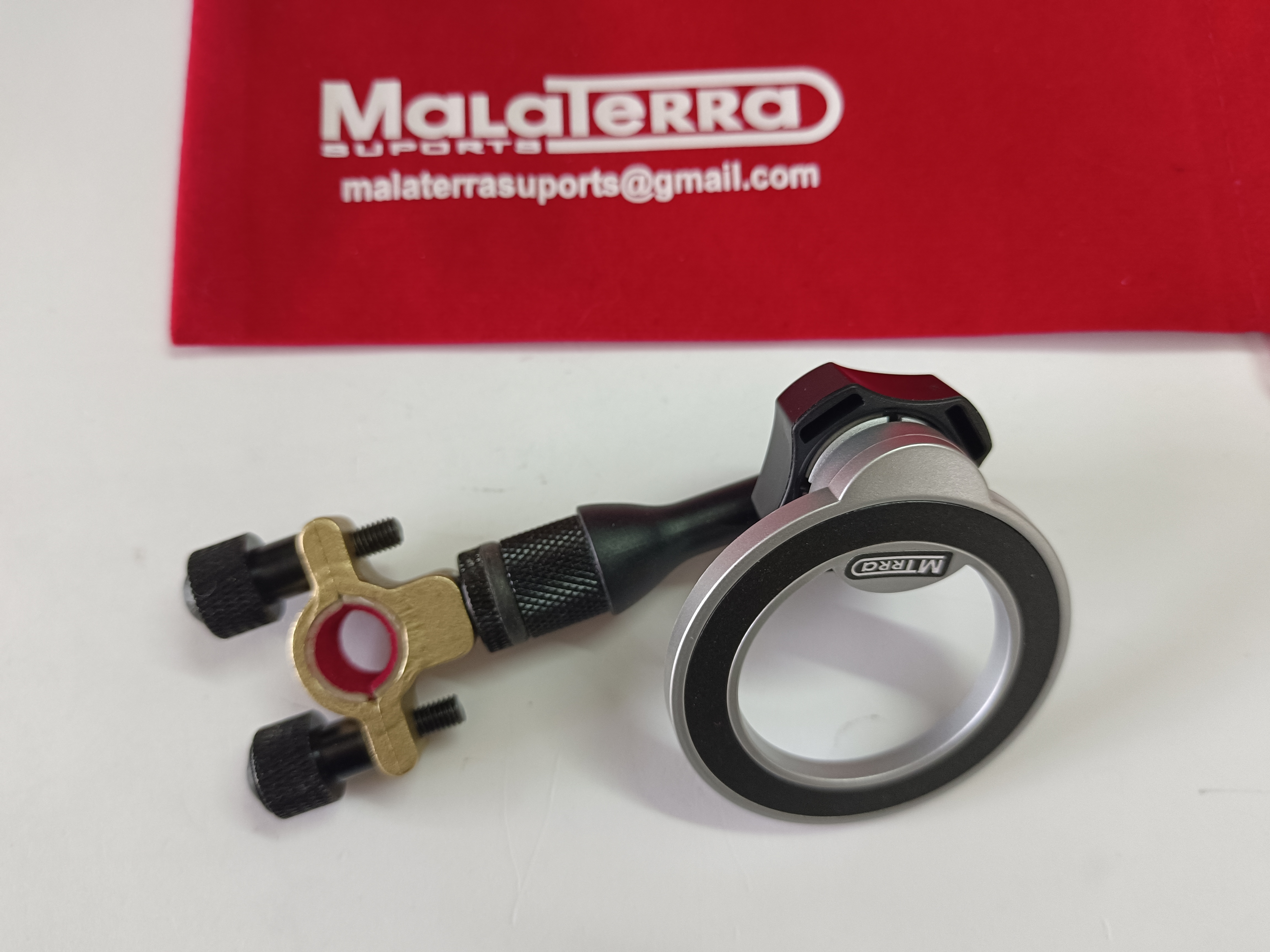 ATRIL DE IMAN PARA TROMPETA "XTREM5  MAGSAFE  IPHONE"