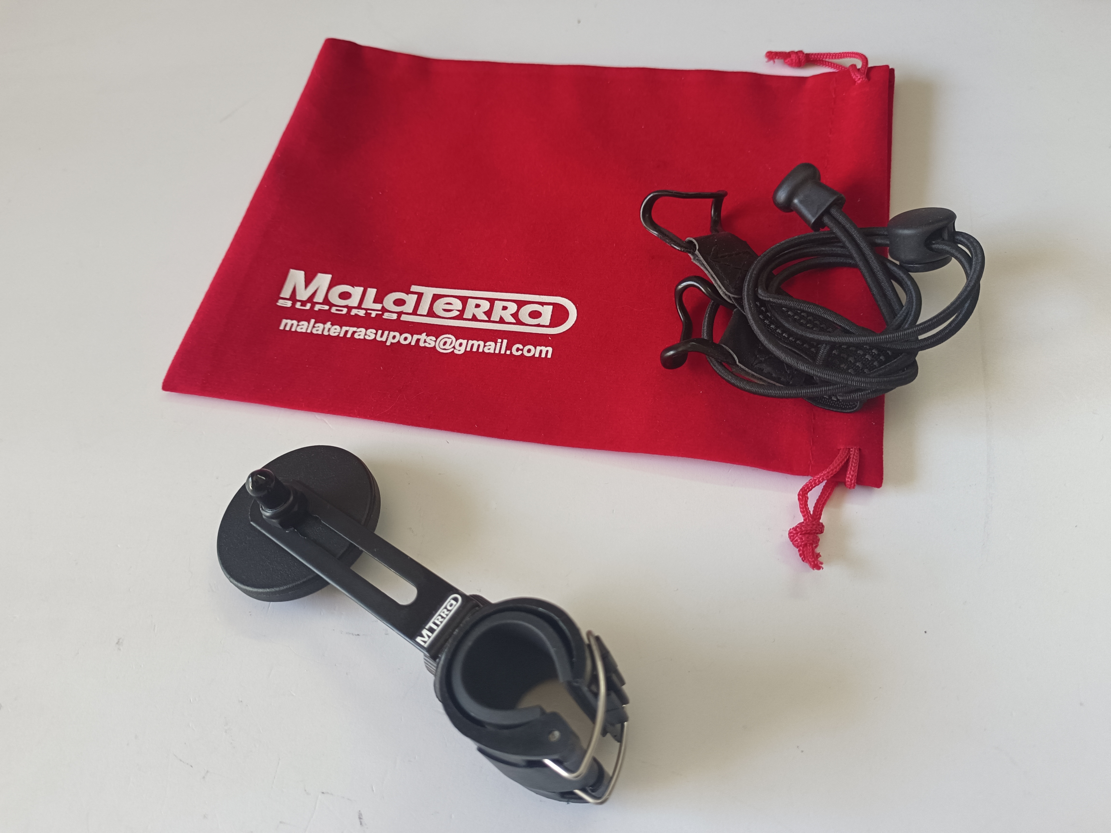 ATRIL ECONOMICO DE TROMPETA " I S - 1 " PARA  MÓVIL CON SUJECIÓN POR IMÁN Y EQUIPO DE SEGURIDAD.