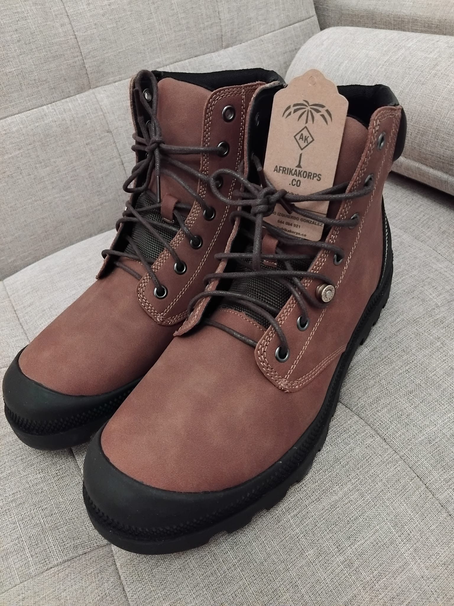 Botas de piel marrón