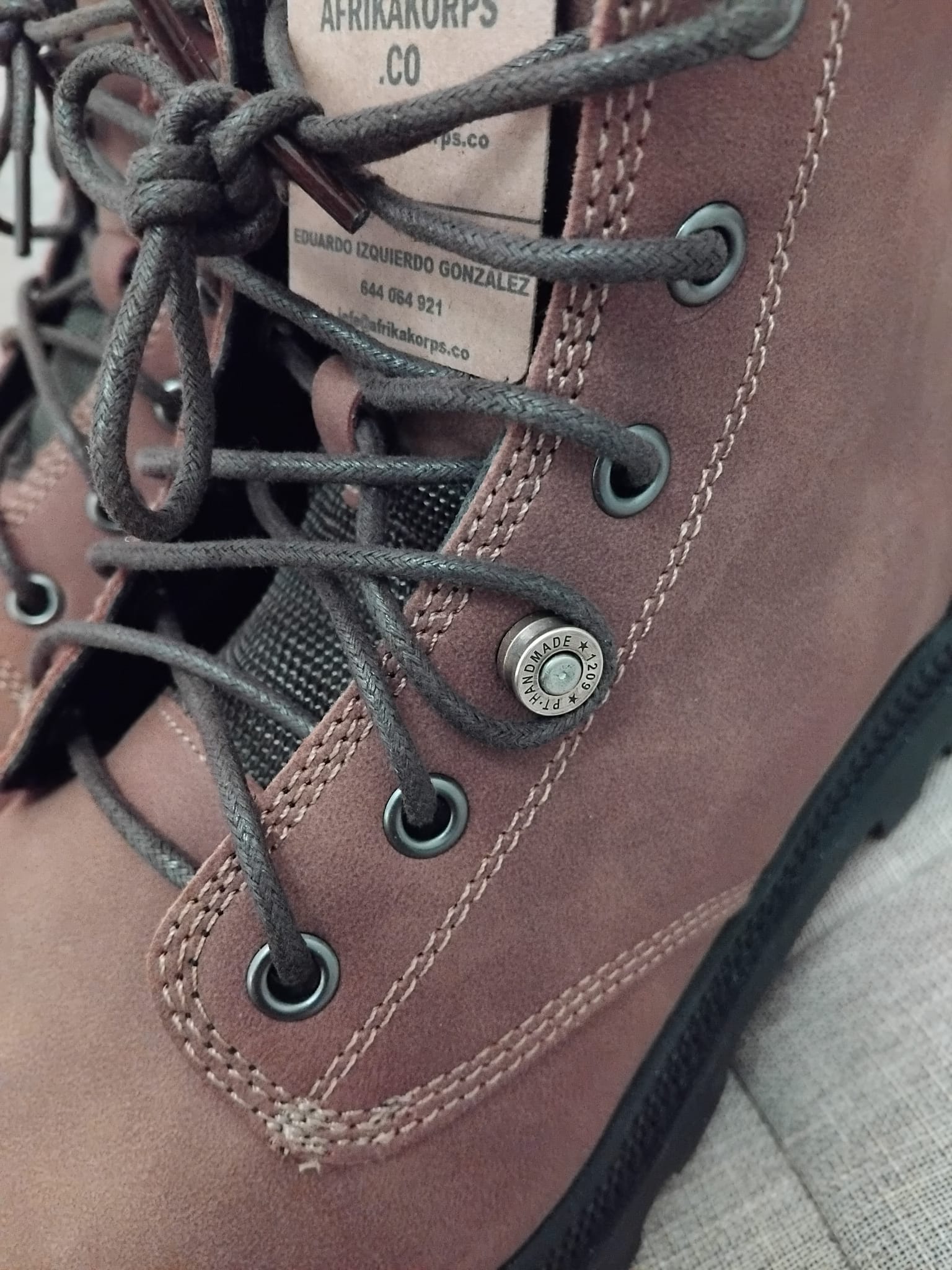 Botas de piel marrón