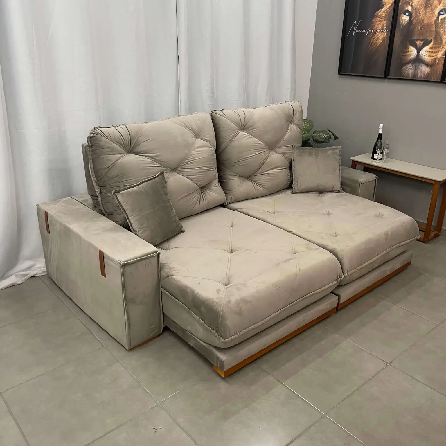 Sofá Munique 4 Lugares Retrátil e Reclinável 250cm Tecido Veludo Boareto