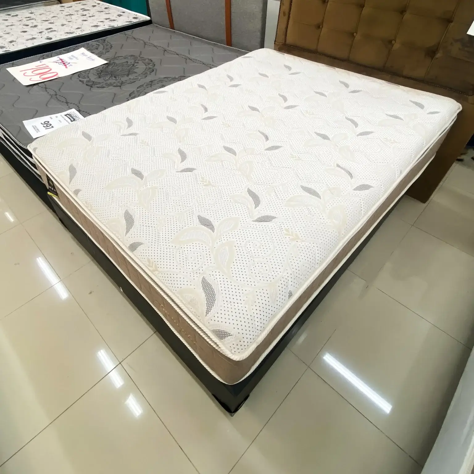 Colchão Amsterda Casal D33 com Molas Ensacadas 30x188x138 Sobral Rezende
