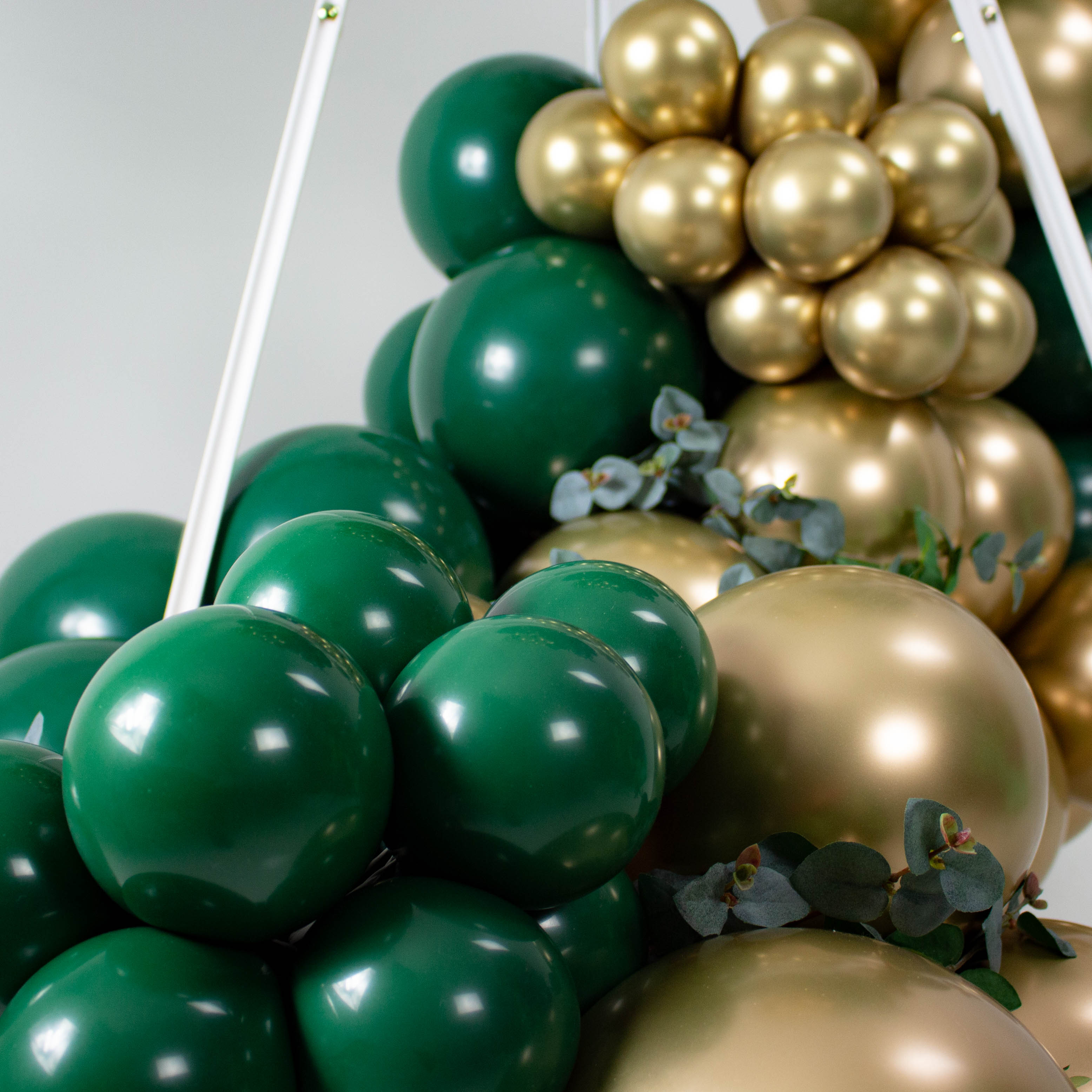 Classy 'Drunk in Love' personalised sign and balloon garland arrangement