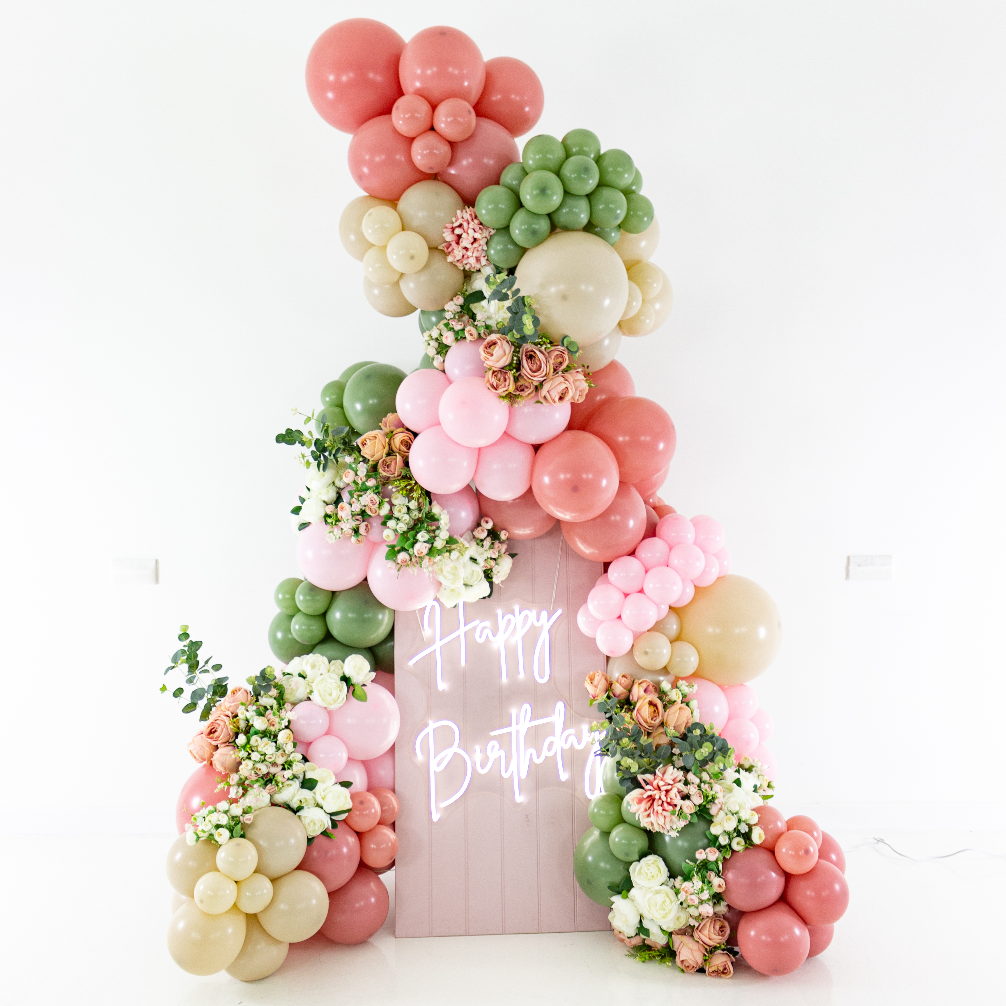 Birthday Sailboard Balloon & Flower Arrangement