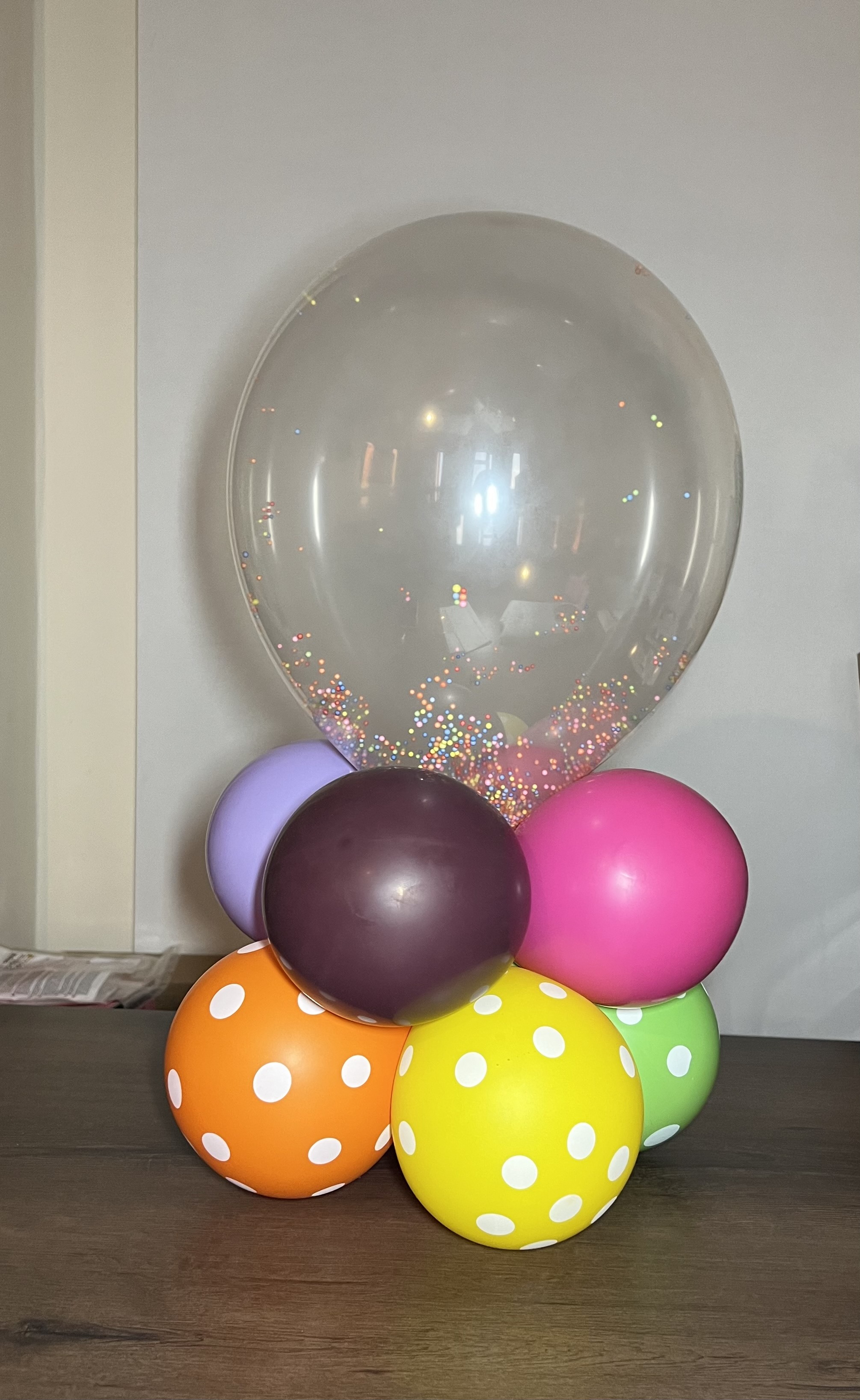 Mini 9-Balloon Table Centrepiece (suitable for indoor display)
