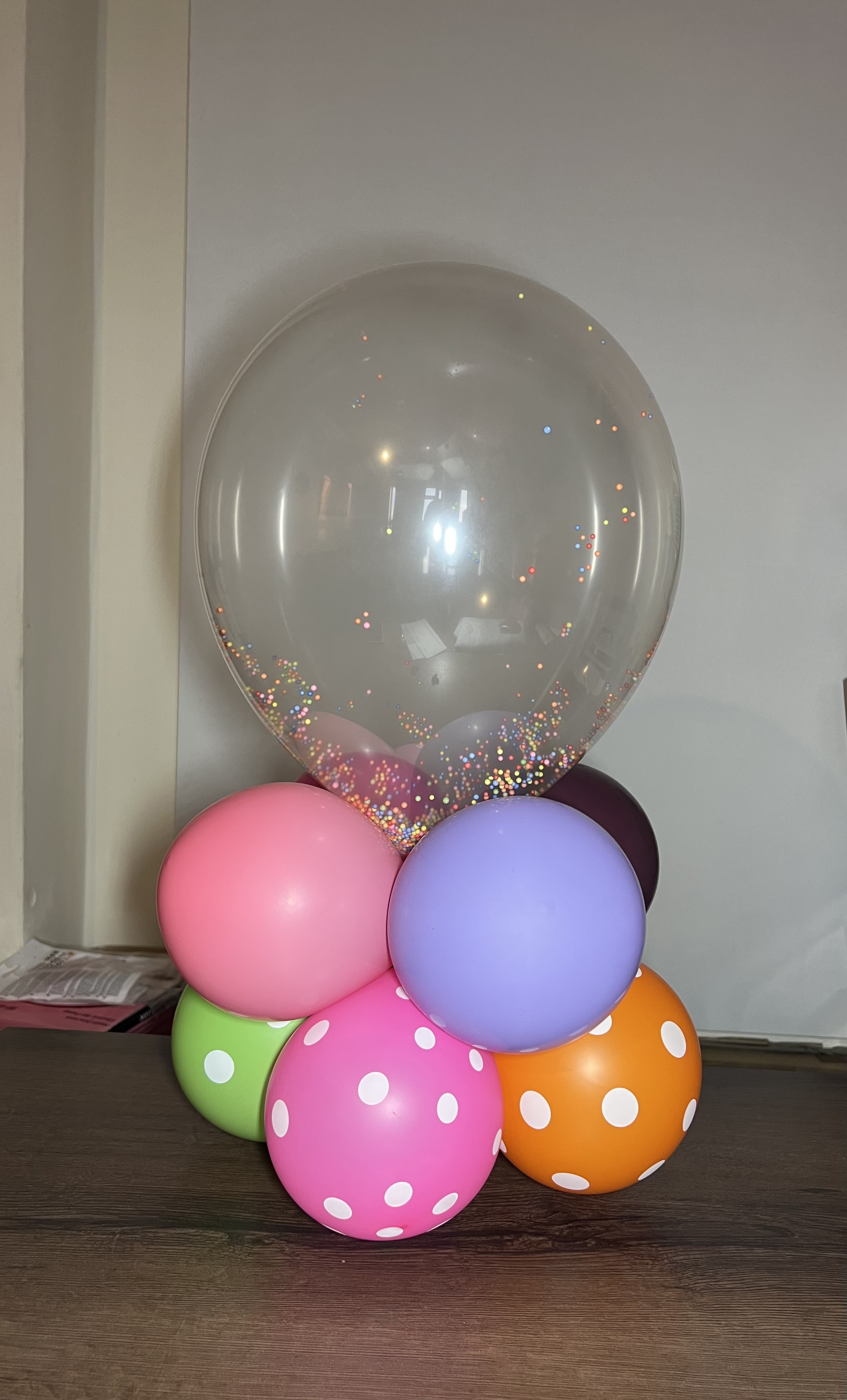Mini 9-Balloon Table Centrepiece (suitable for indoor display)