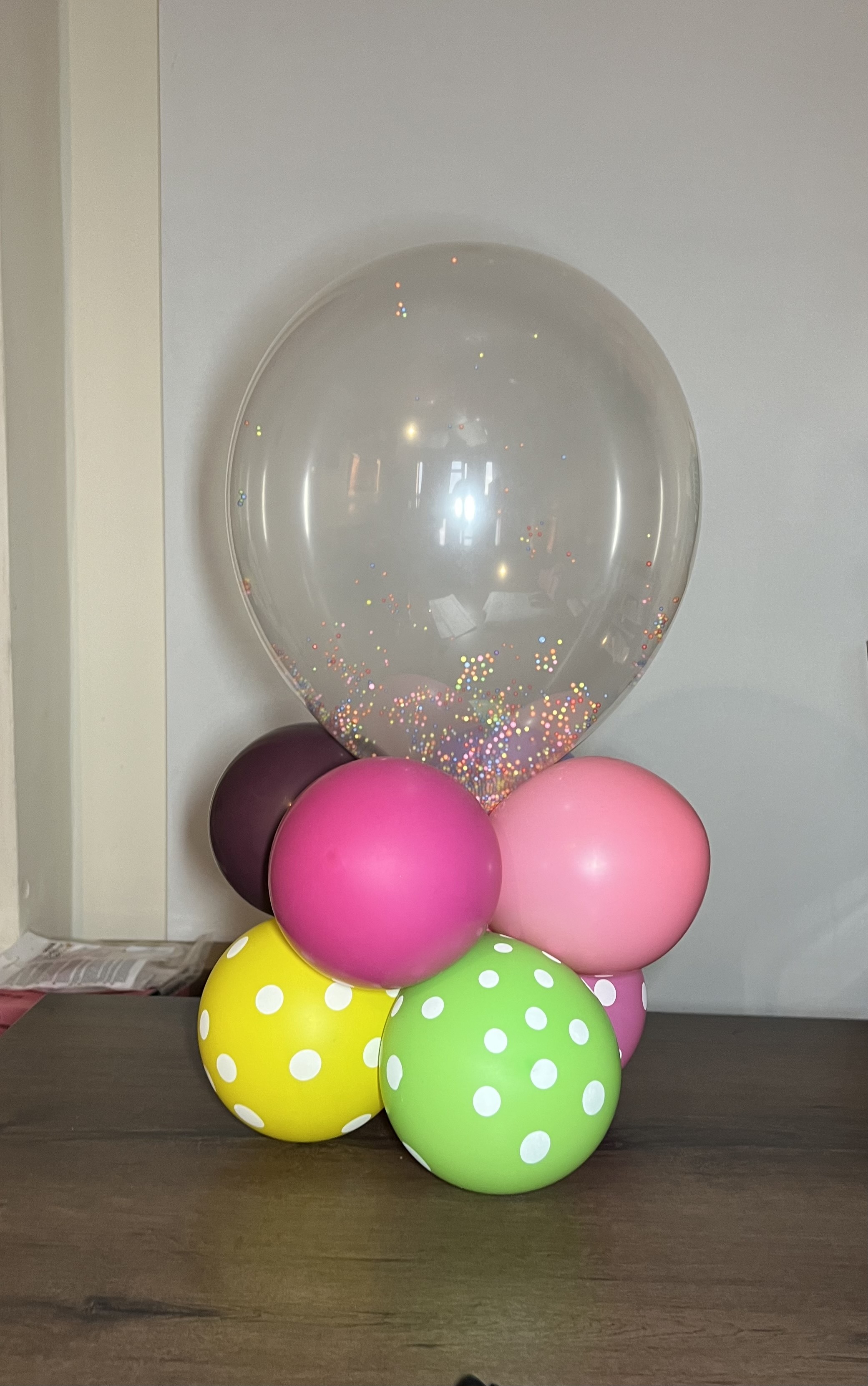 Mini 9-Balloon Table Centrepiece (suitable for indoor display)