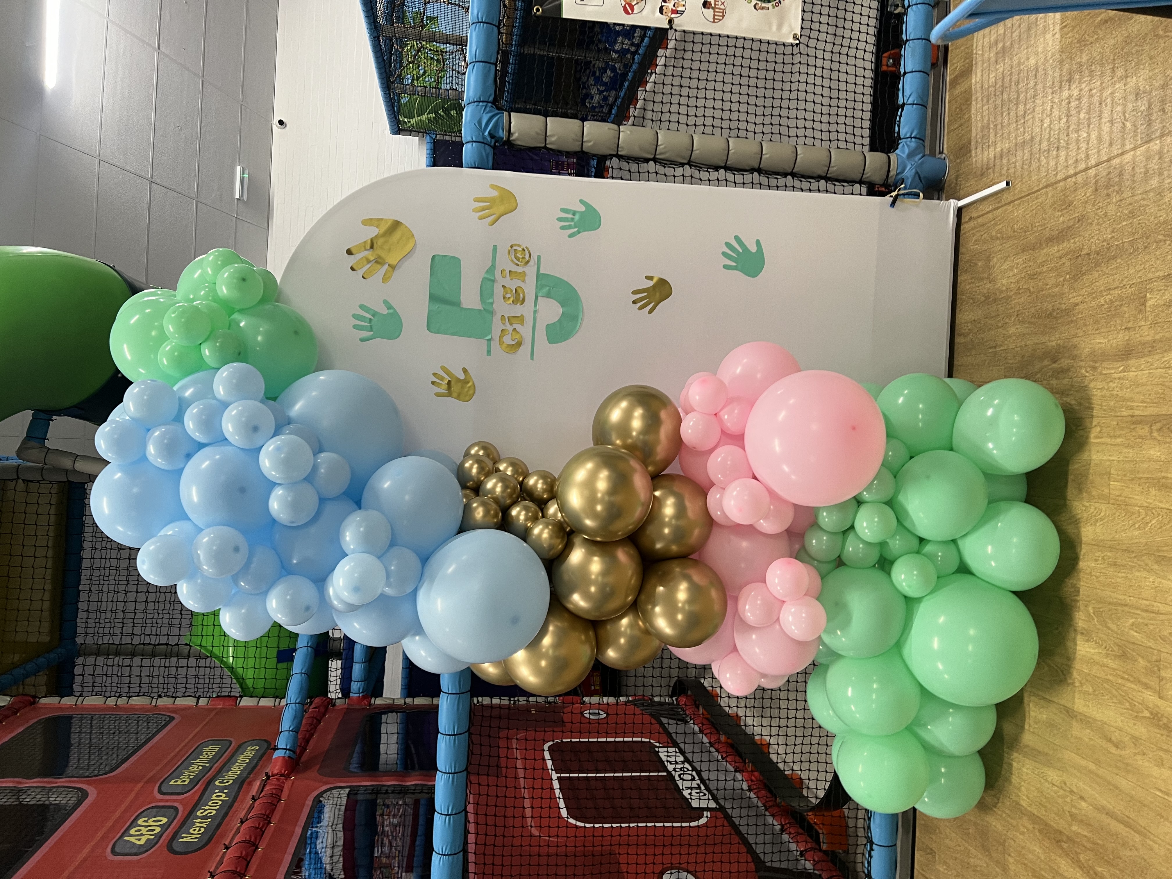 Hi 5 Theme Balloon Decoration for 5th Birthday