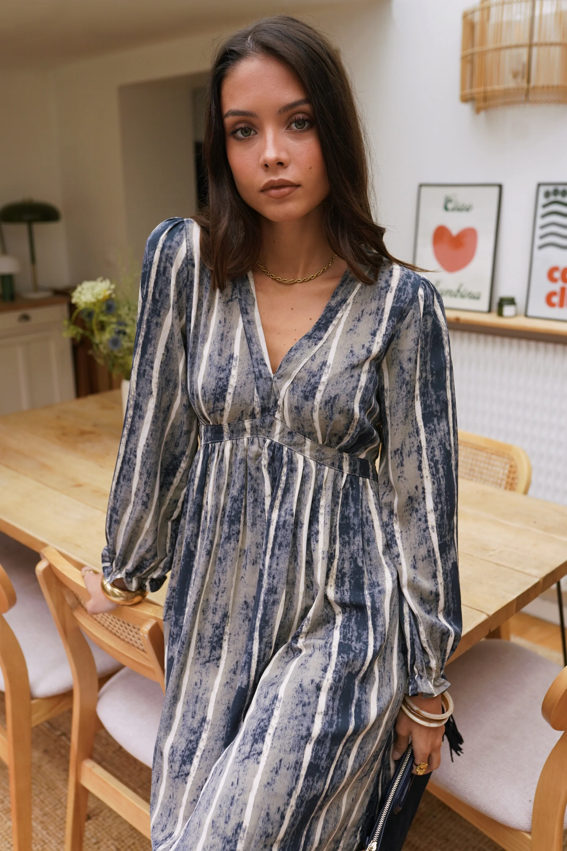 Robe longue à rayures bleues