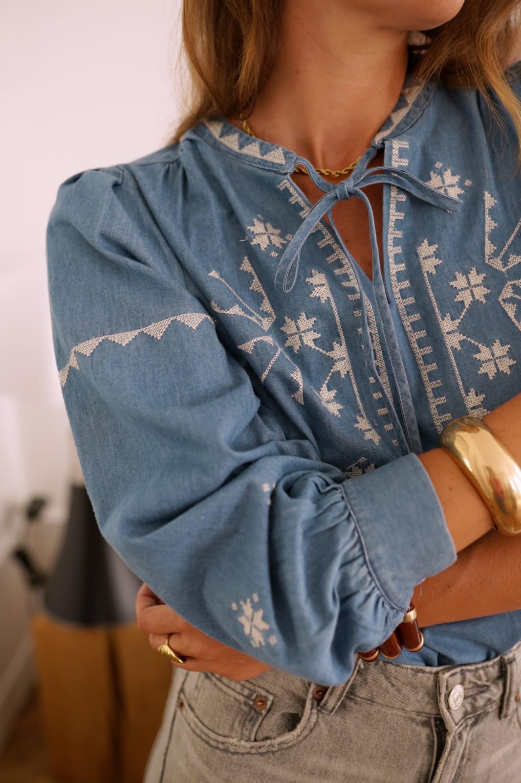 Blouse en jean brodée