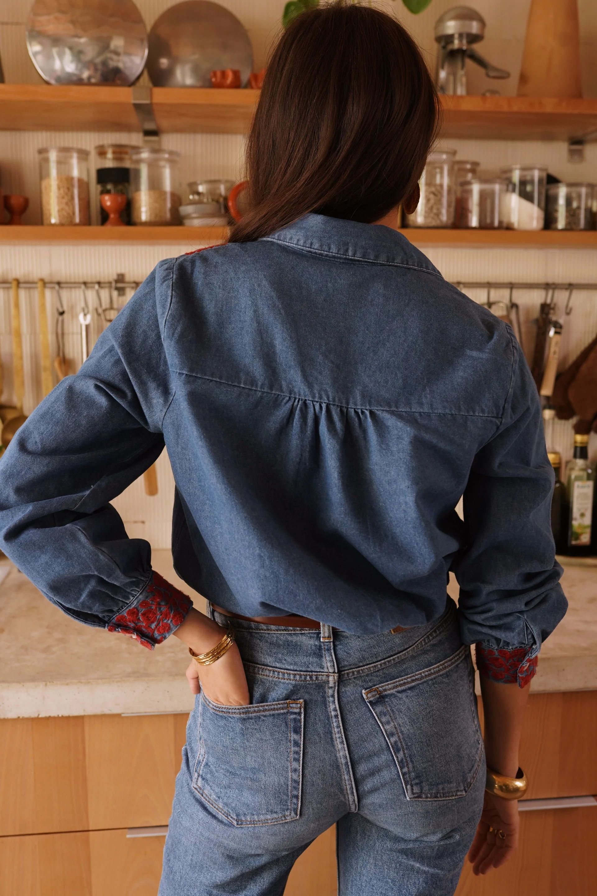 Chemise en jean brodée