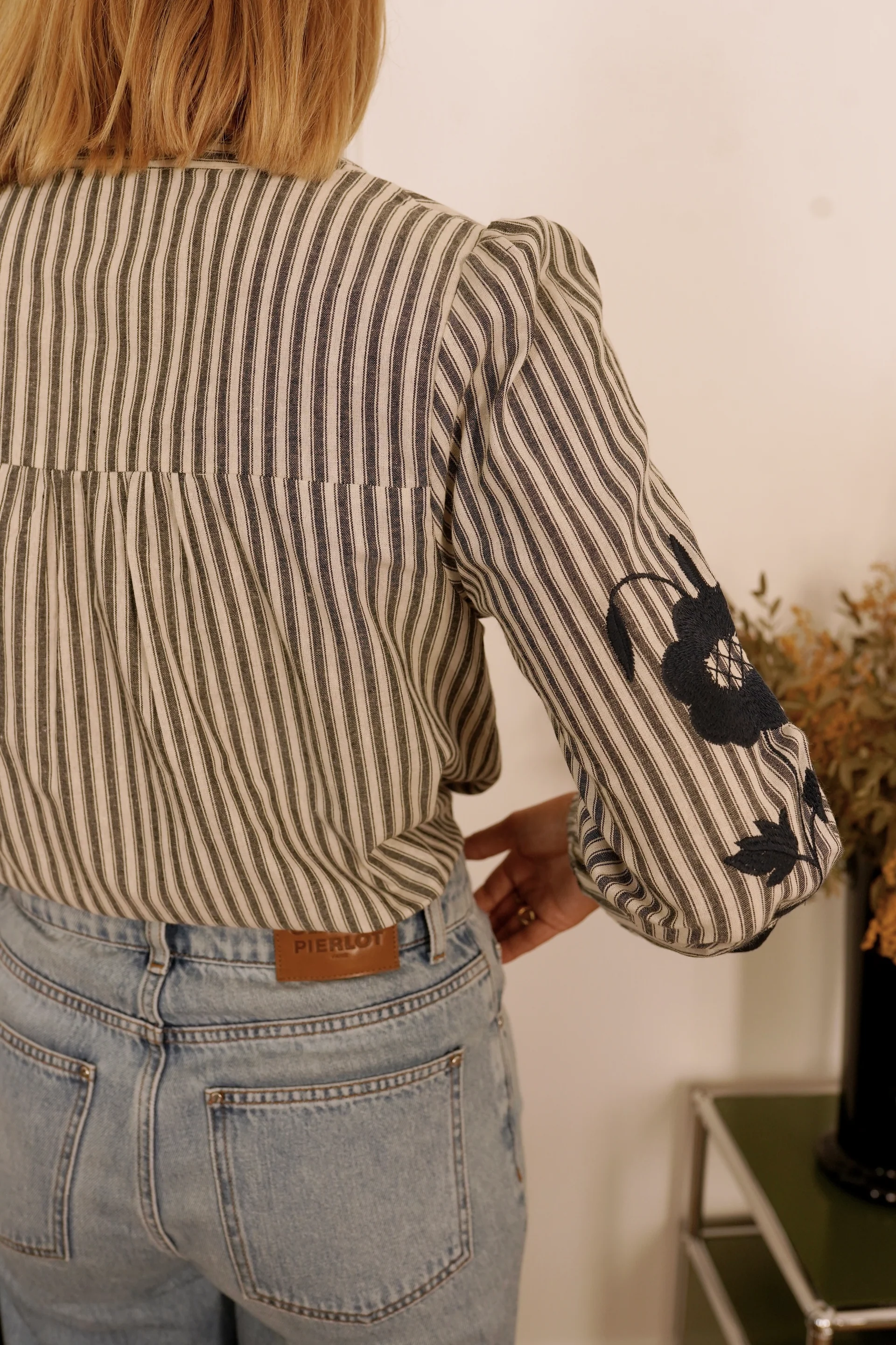 Chemise rayée brodée