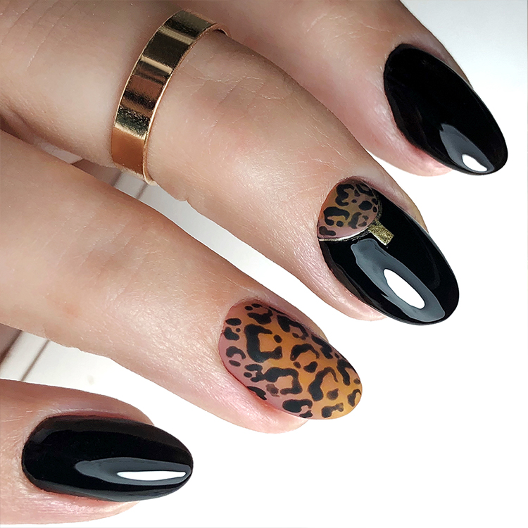 Gelinis lakas Carbon Black 777 10g