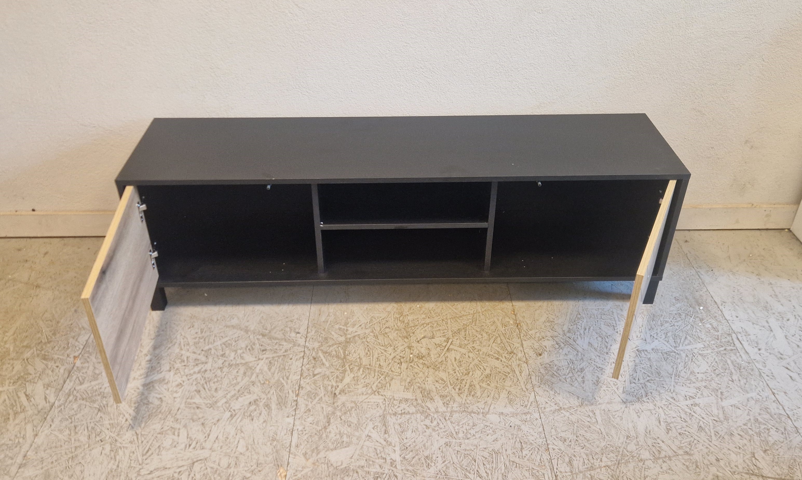 TV staliukas DIAMOND SANDS 154