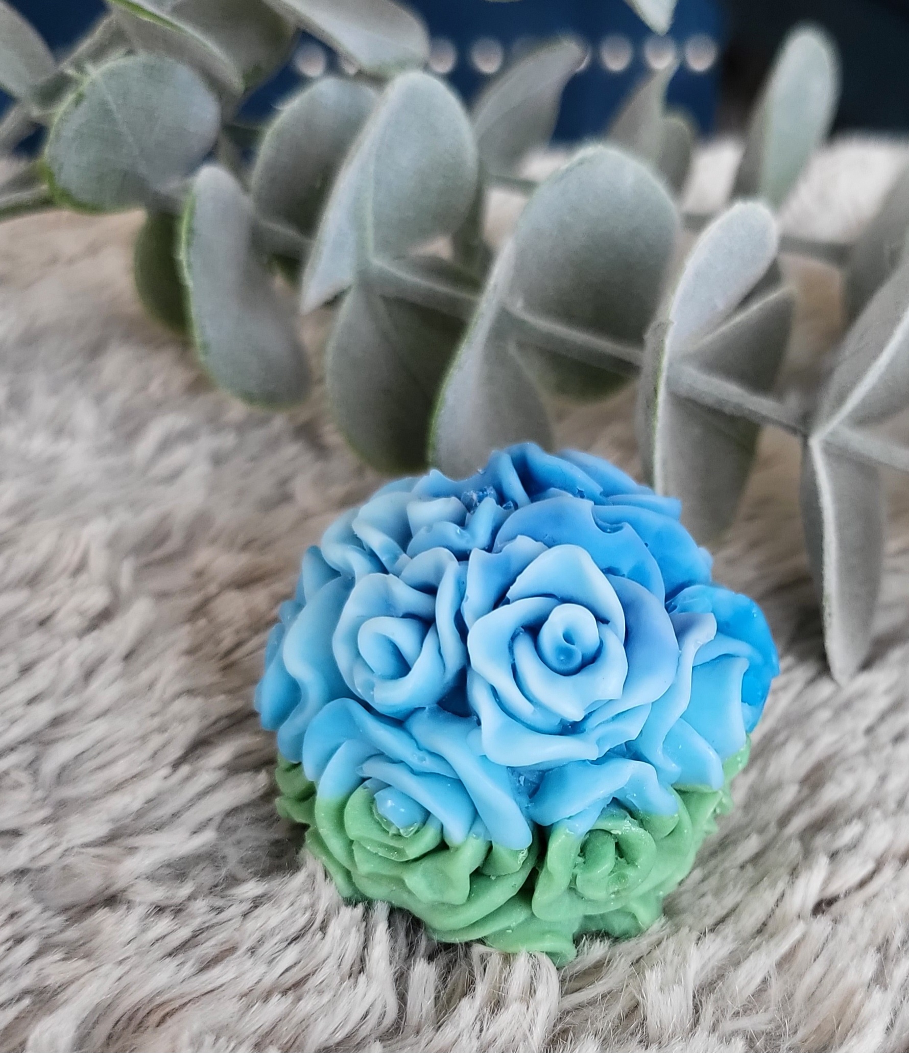 Cinnamon Biscuit Rose Bomb