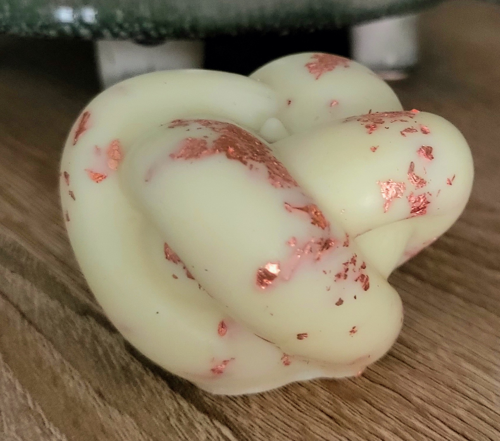 Sweet Lemon Curd Knot