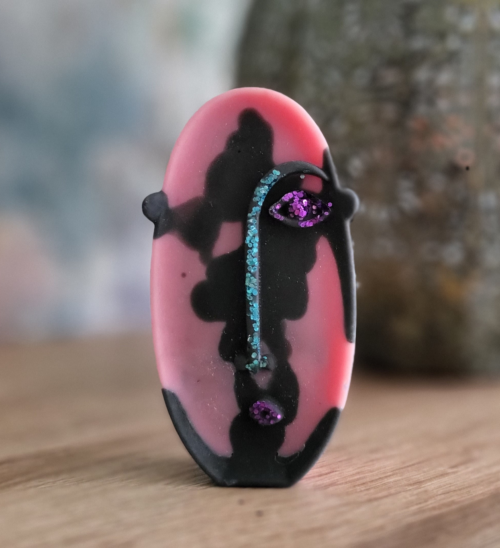 Abstract Oval Face