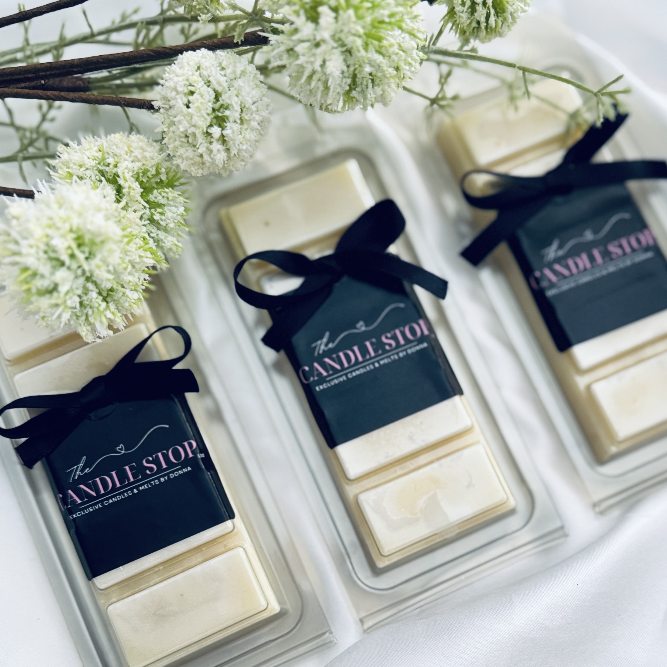 Peony Blush Suede with dried botanicals snap bar