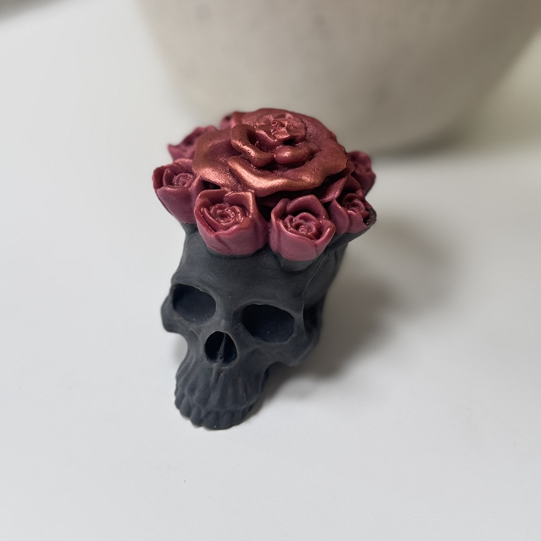 Skull and Roses Candle