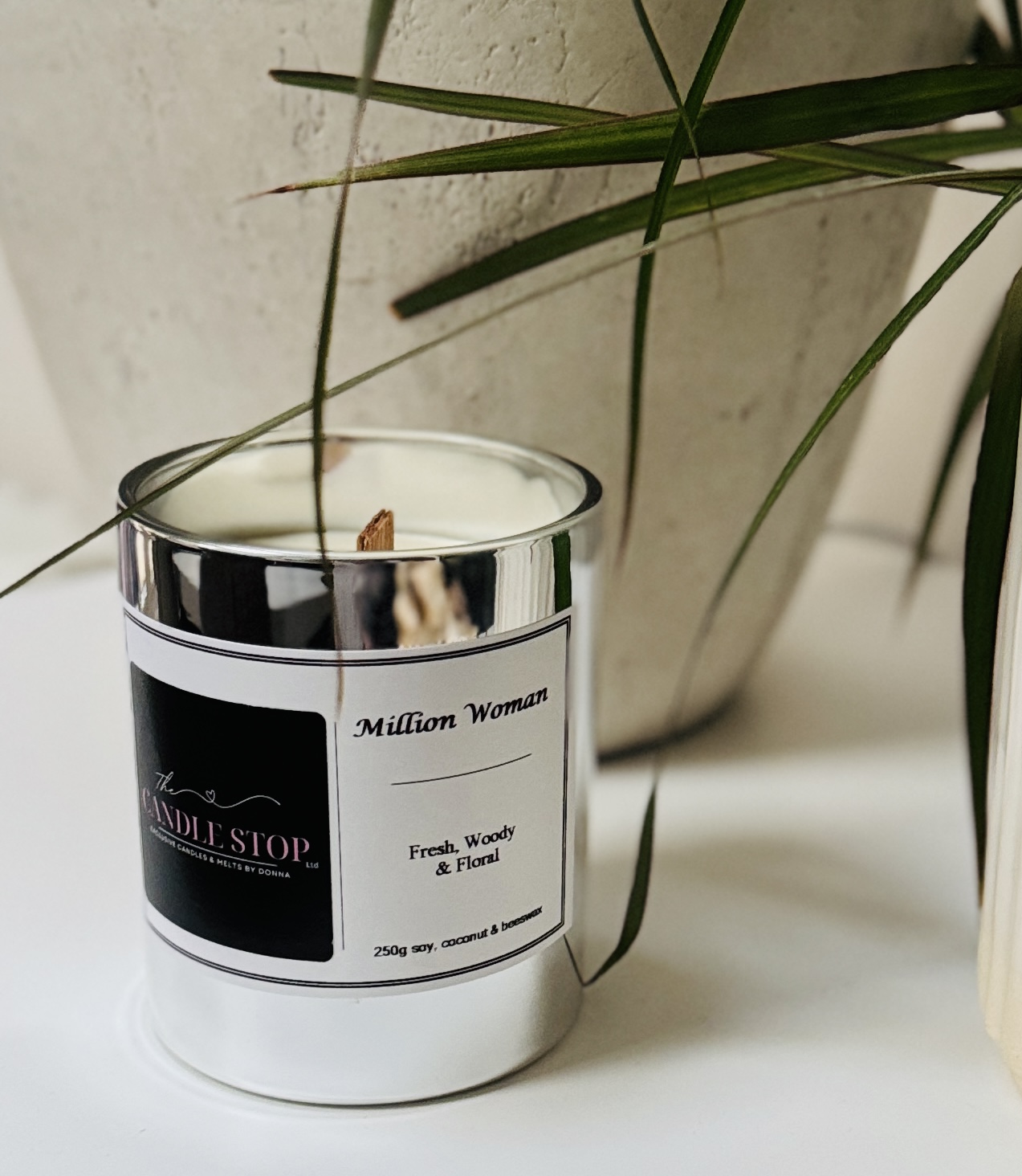 Million Woman 50cl Candle
