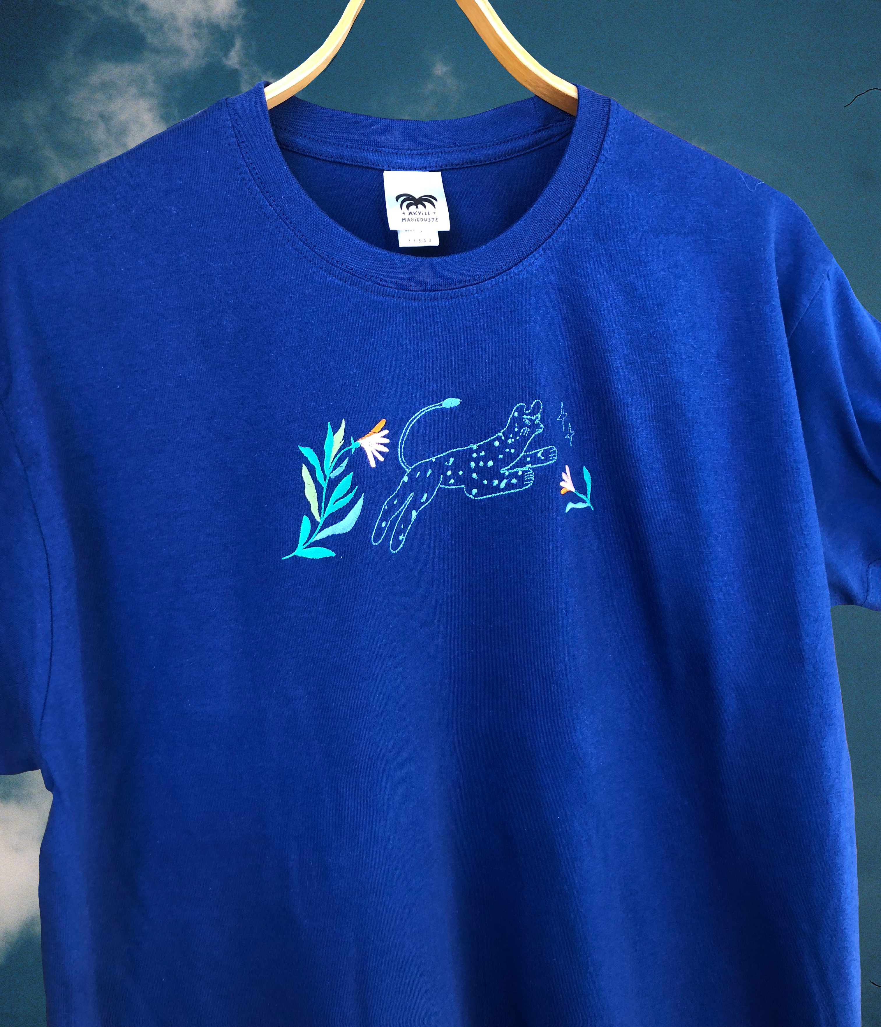 WIld cat t-shirt ultramarine blue 