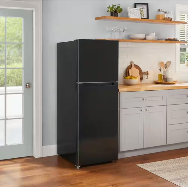 Black 10.1 cu. ft. Top Freezer Ref