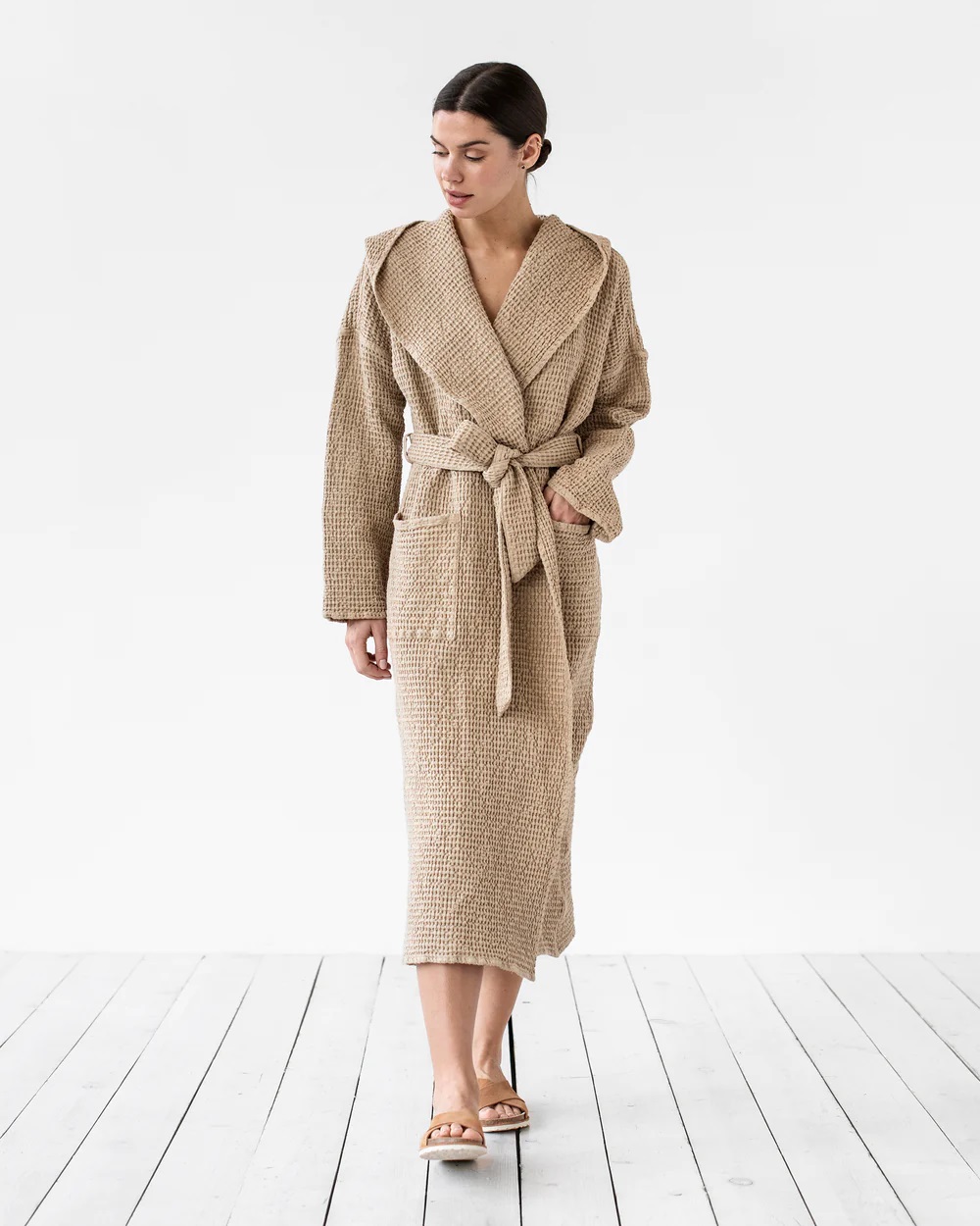 Ilgas lininis chalatas su kapišonu ROBE Beige