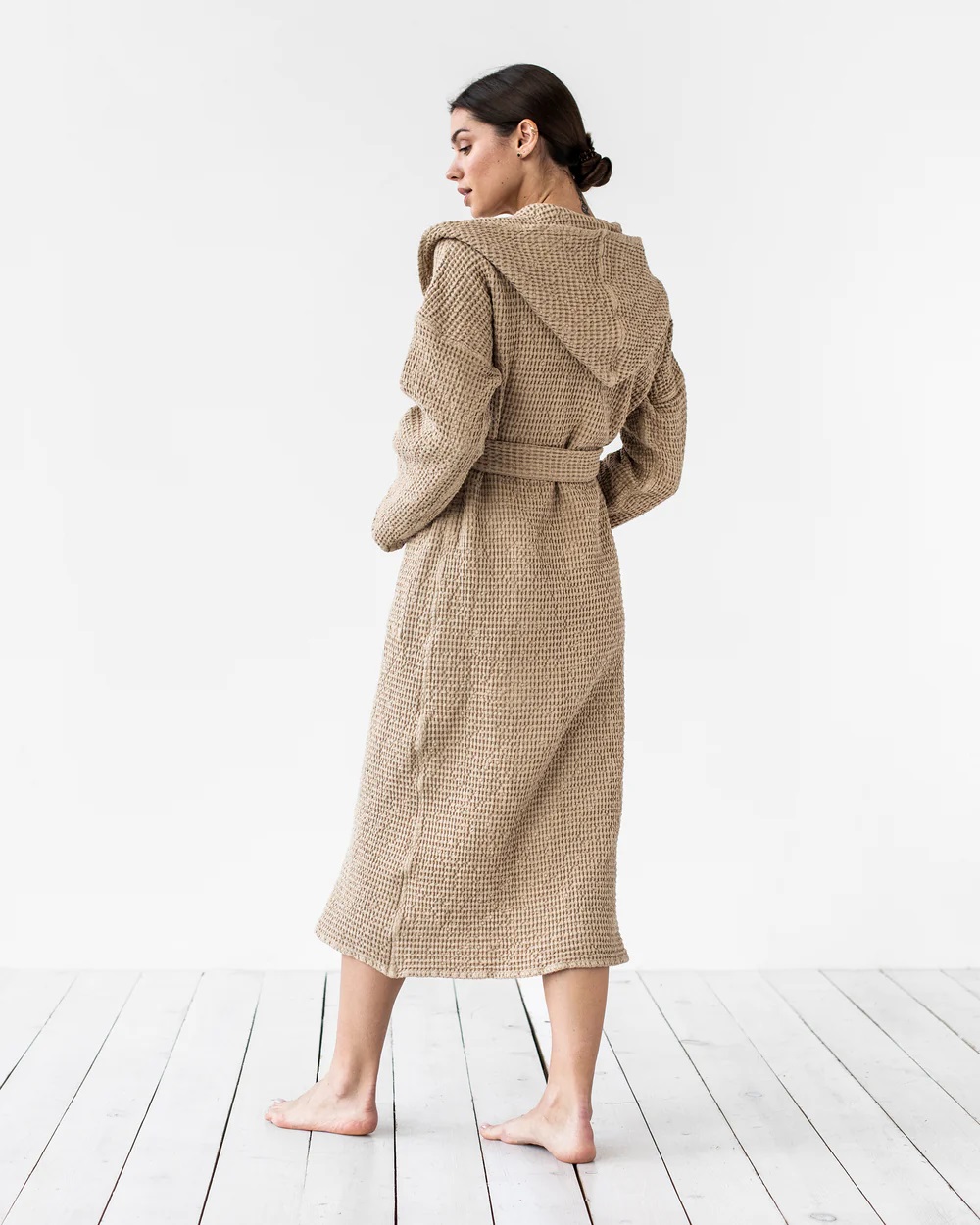 Ilgas lininis chalatas su kapišonu ROBE Beige