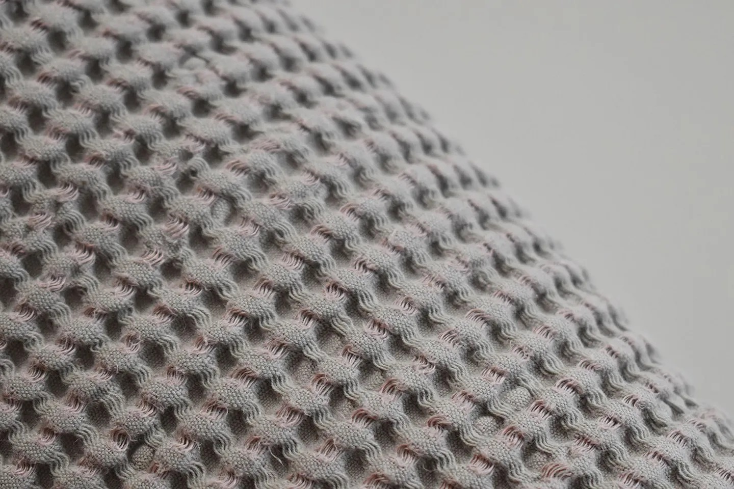 Vaflinio audinio pledas-lovatiesė 215x230 cm PL Light Grey