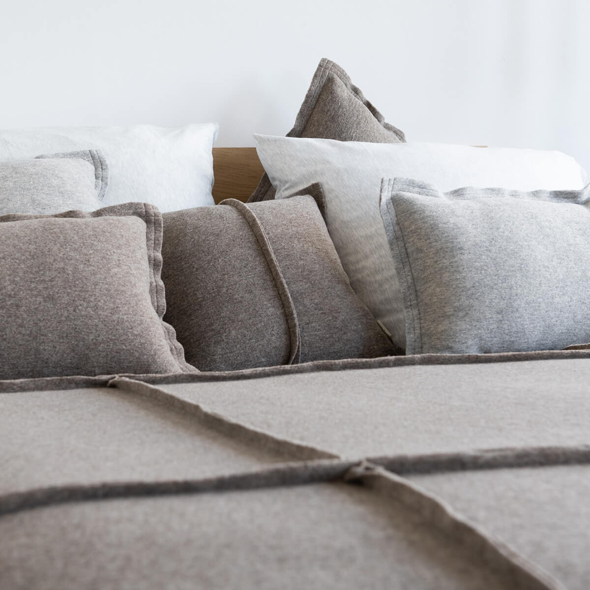 Lovatiesė WAVE Taupe