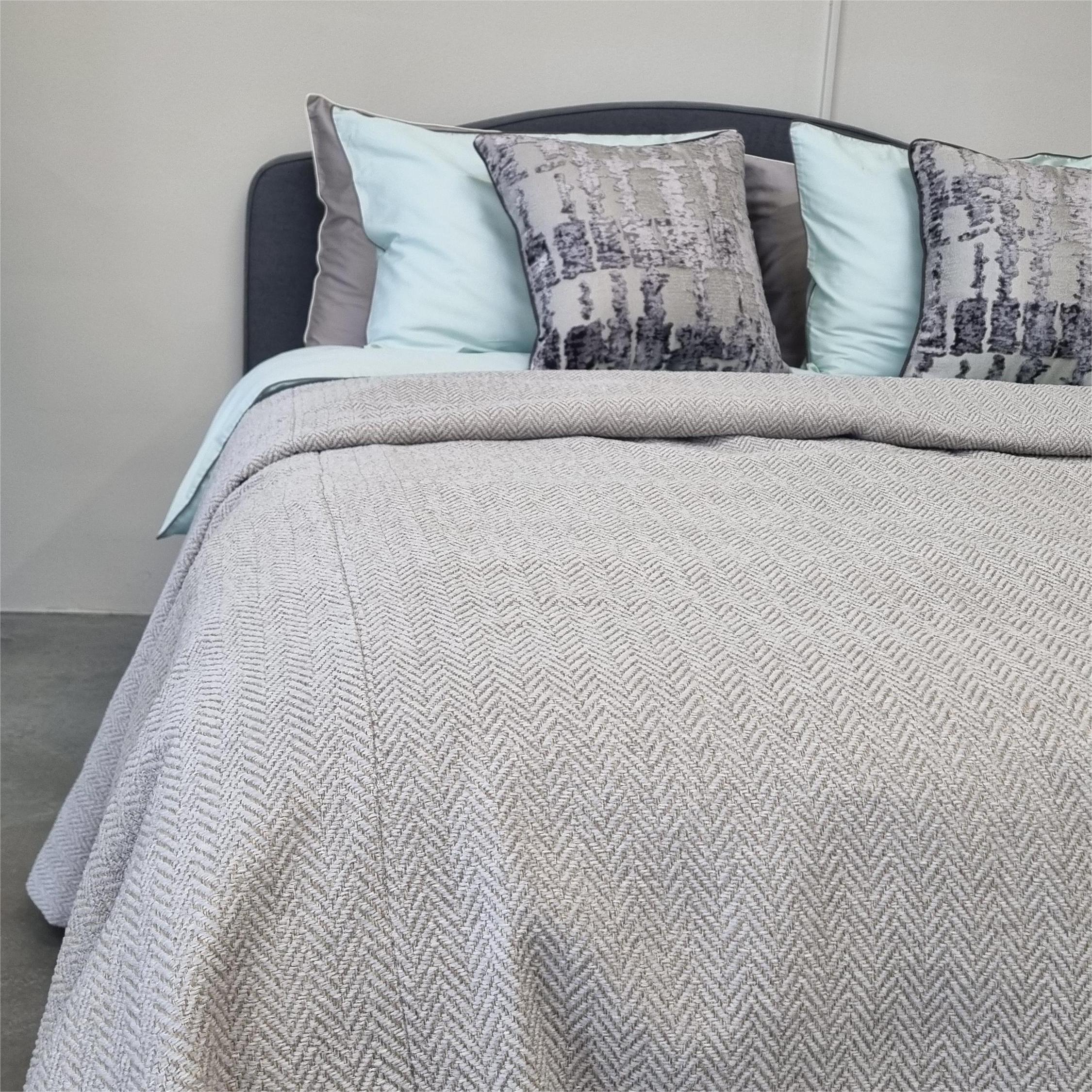 Lovatiesė Chevron Grey